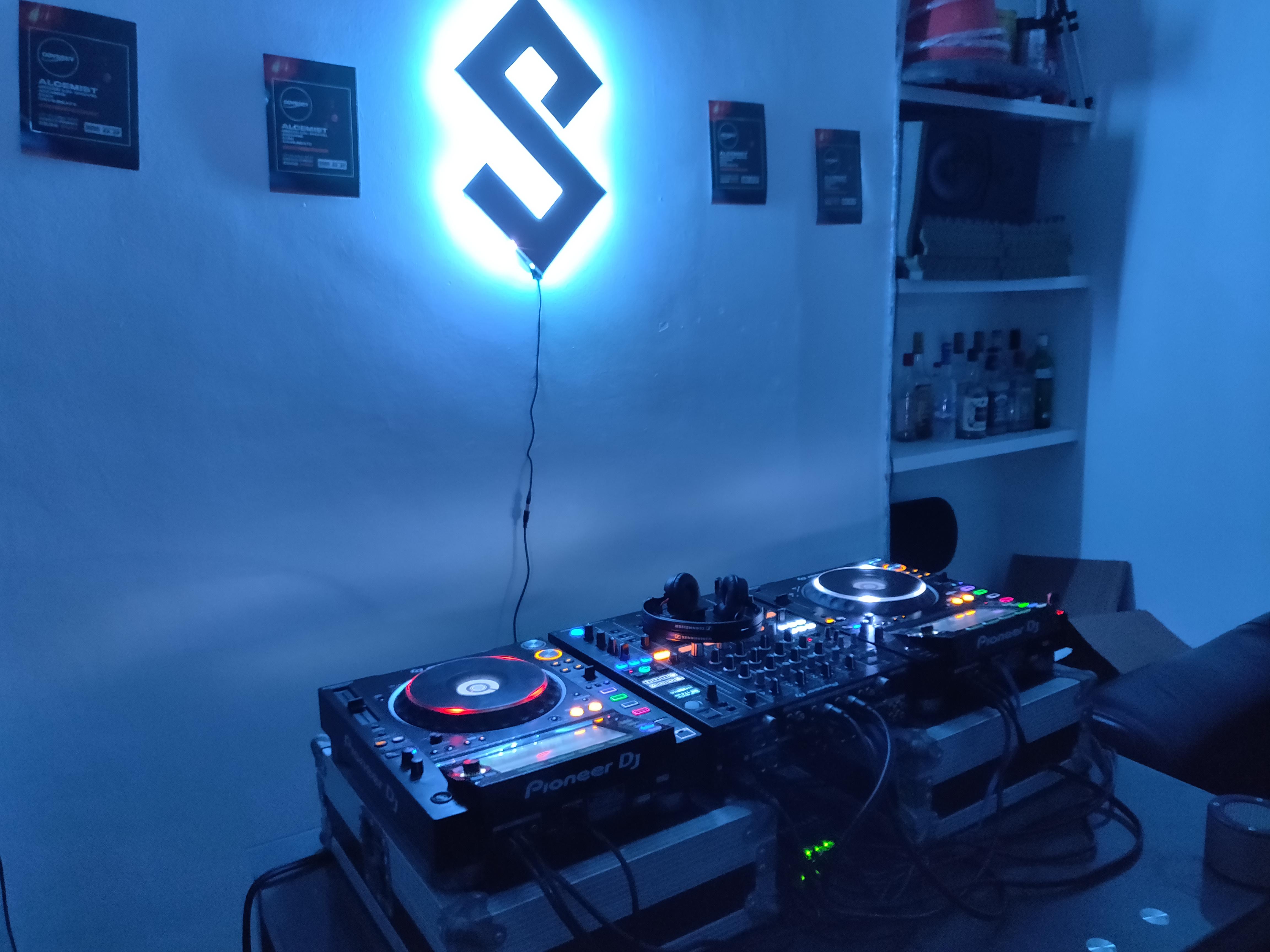Pirate studios, work from home r/DJSetups
