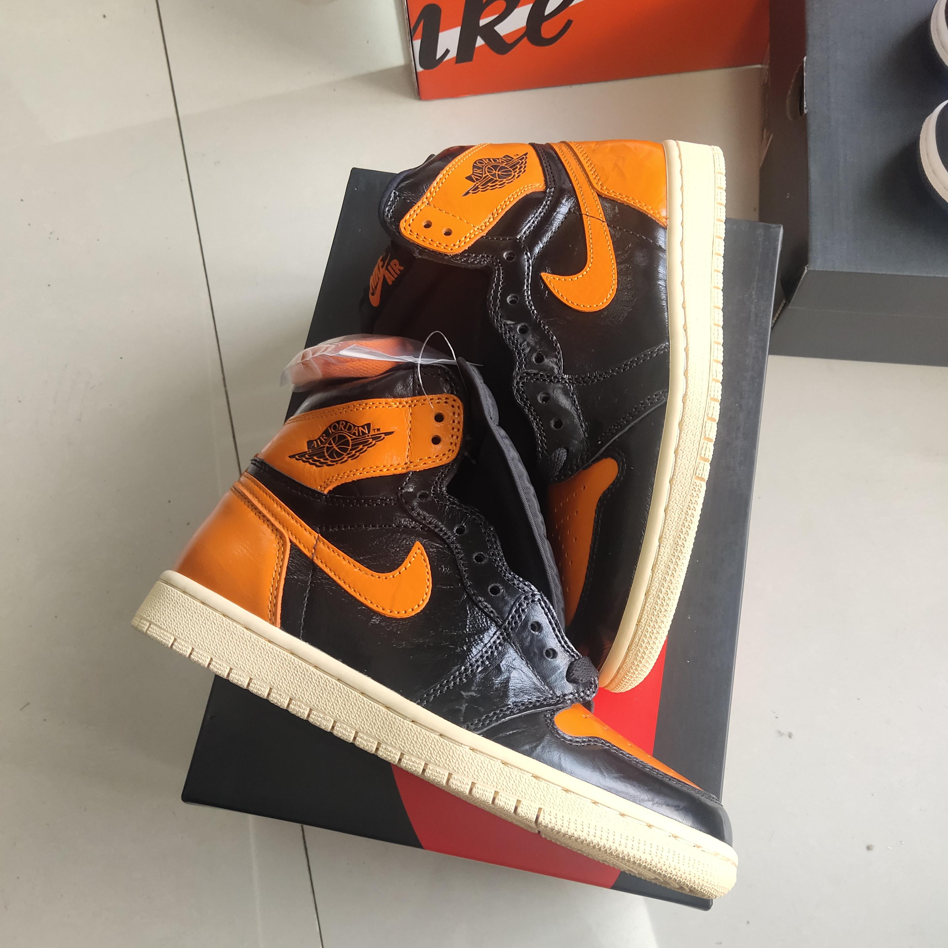 This is QC from a seller, the quality is amazing, but does it come with