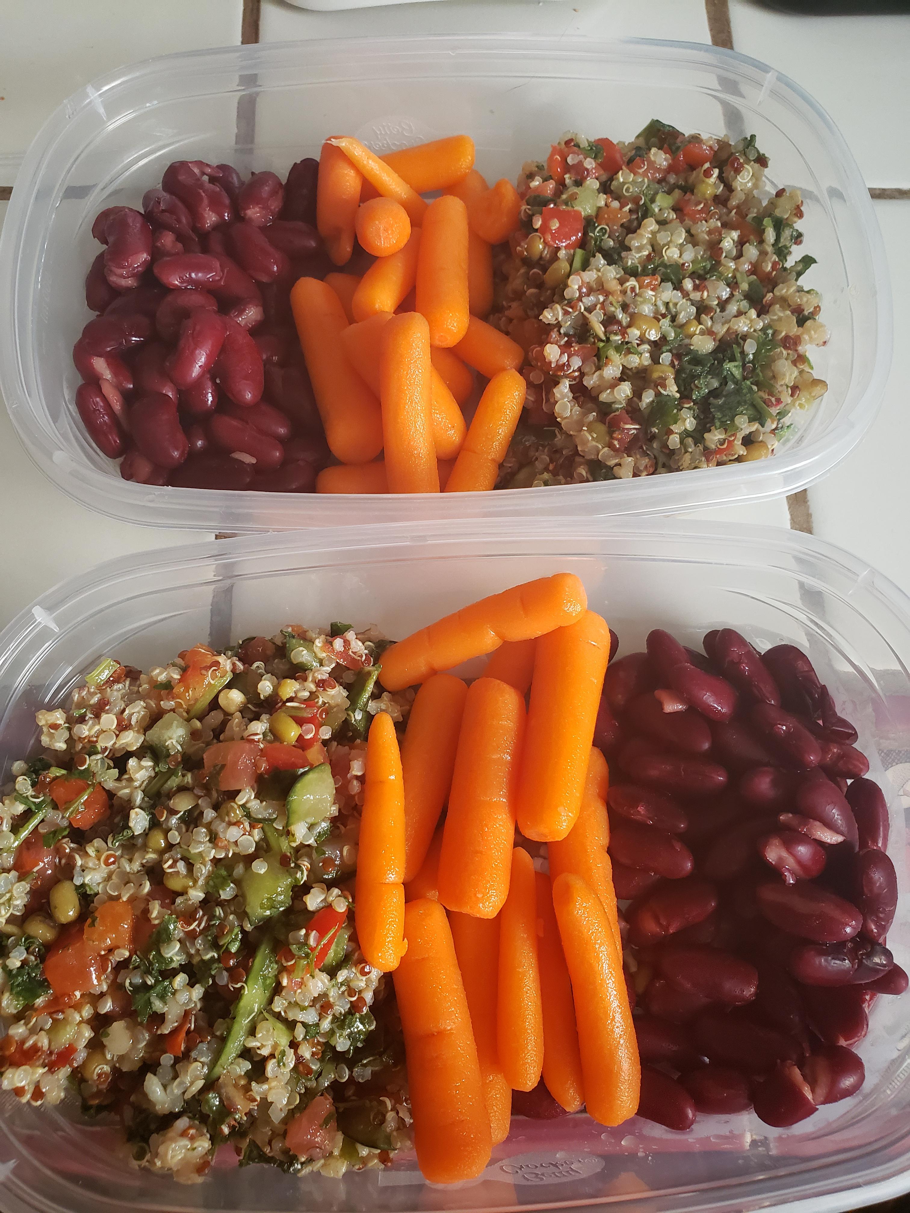 Costco meal prep Quinoa salad, kidney beans, and carrots. Over 20g of protein! r/veganmealprep