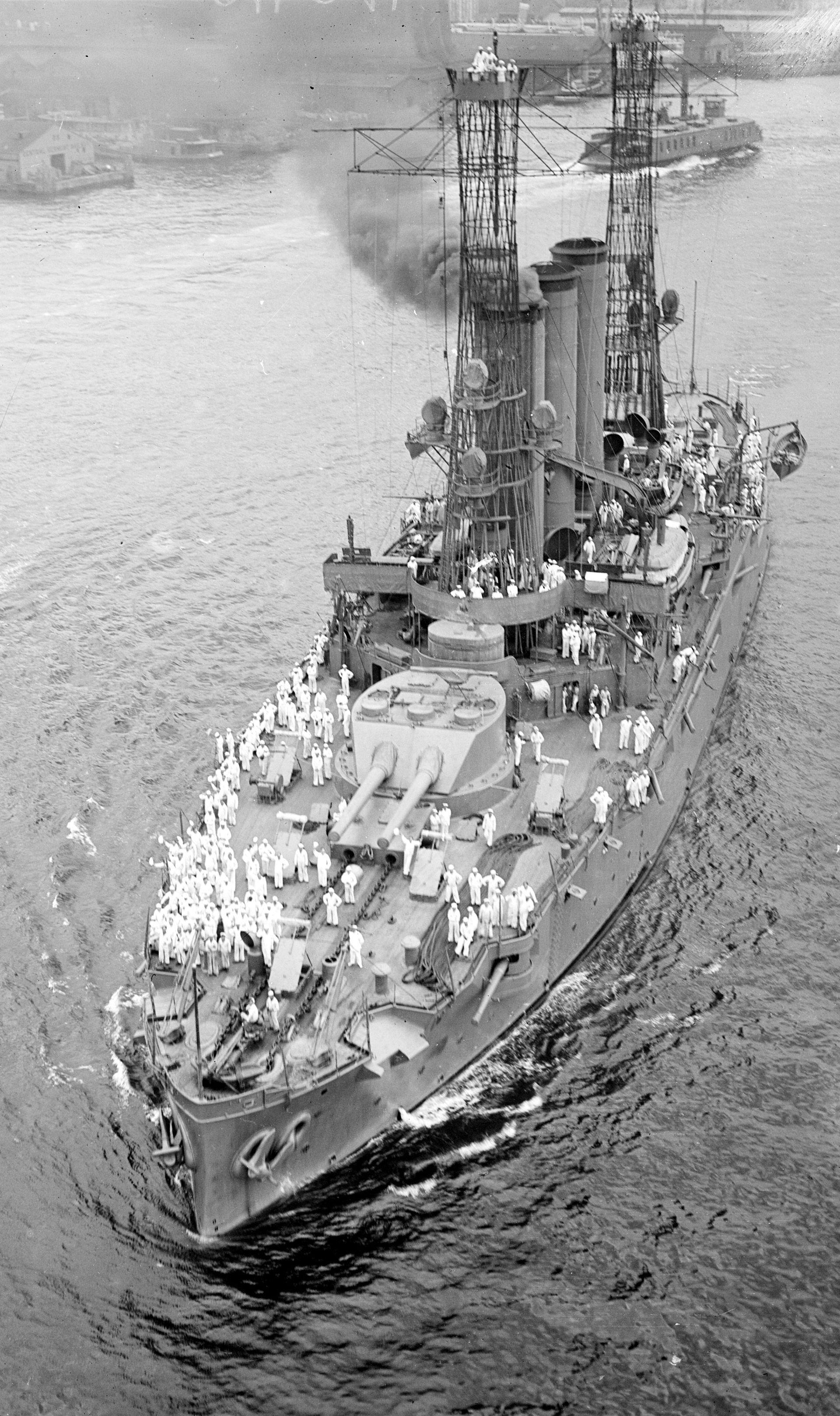 USS Maine Battleship (BB10), 1916. [1920 x 3234] r/WarshipPorn