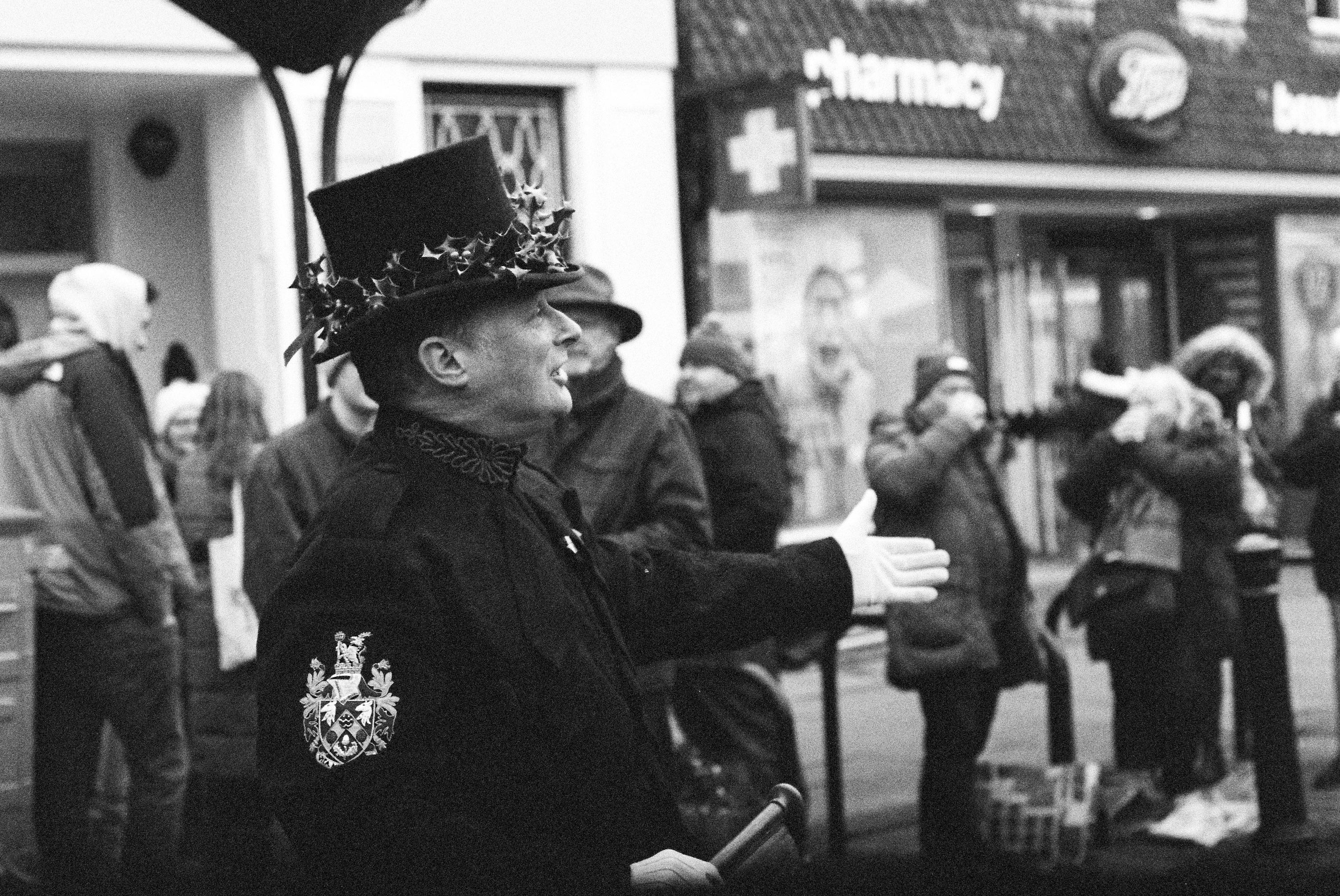The Town Crier, Ilford HP4, Haslemere, UK r/pentax