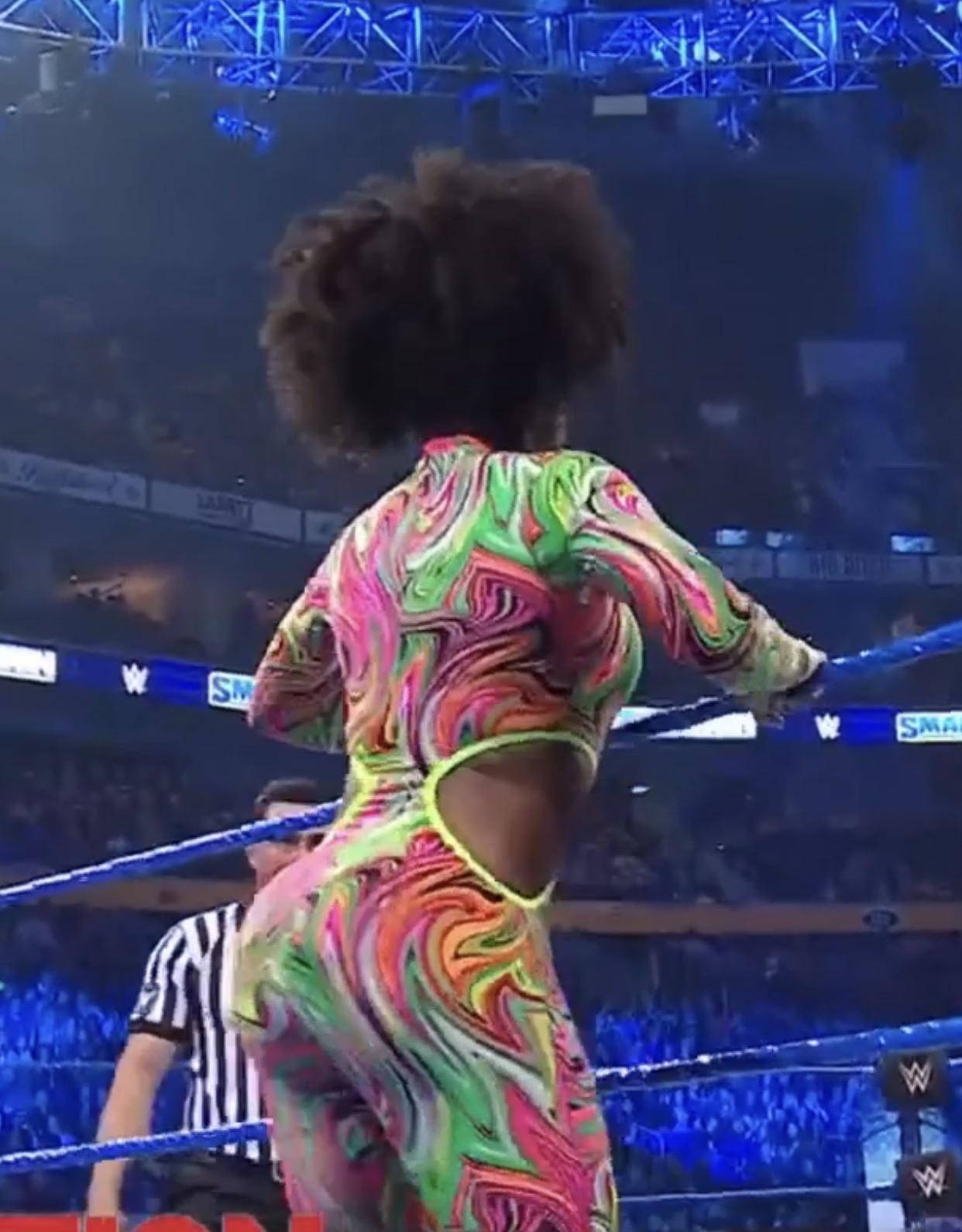 🍑🍑🍑 WrestleWithThePlot