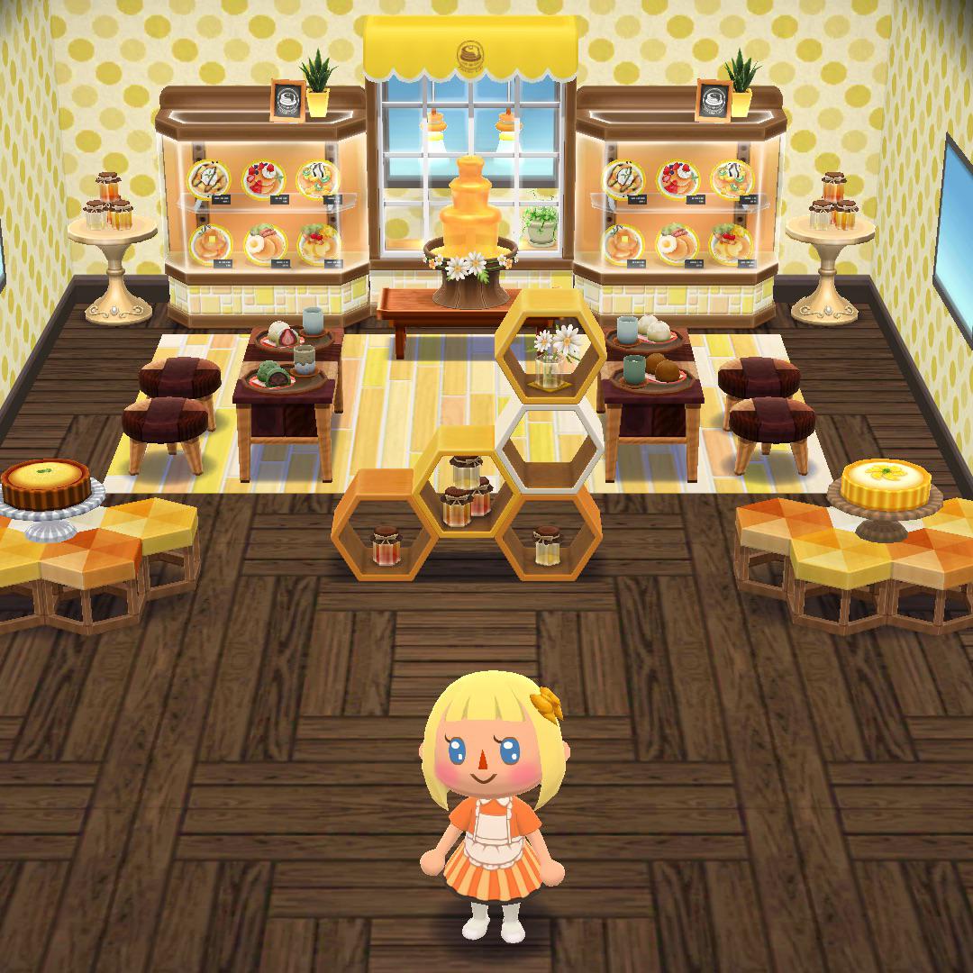 A quick photo before the grand opening of the Honey Pot Cafe. r