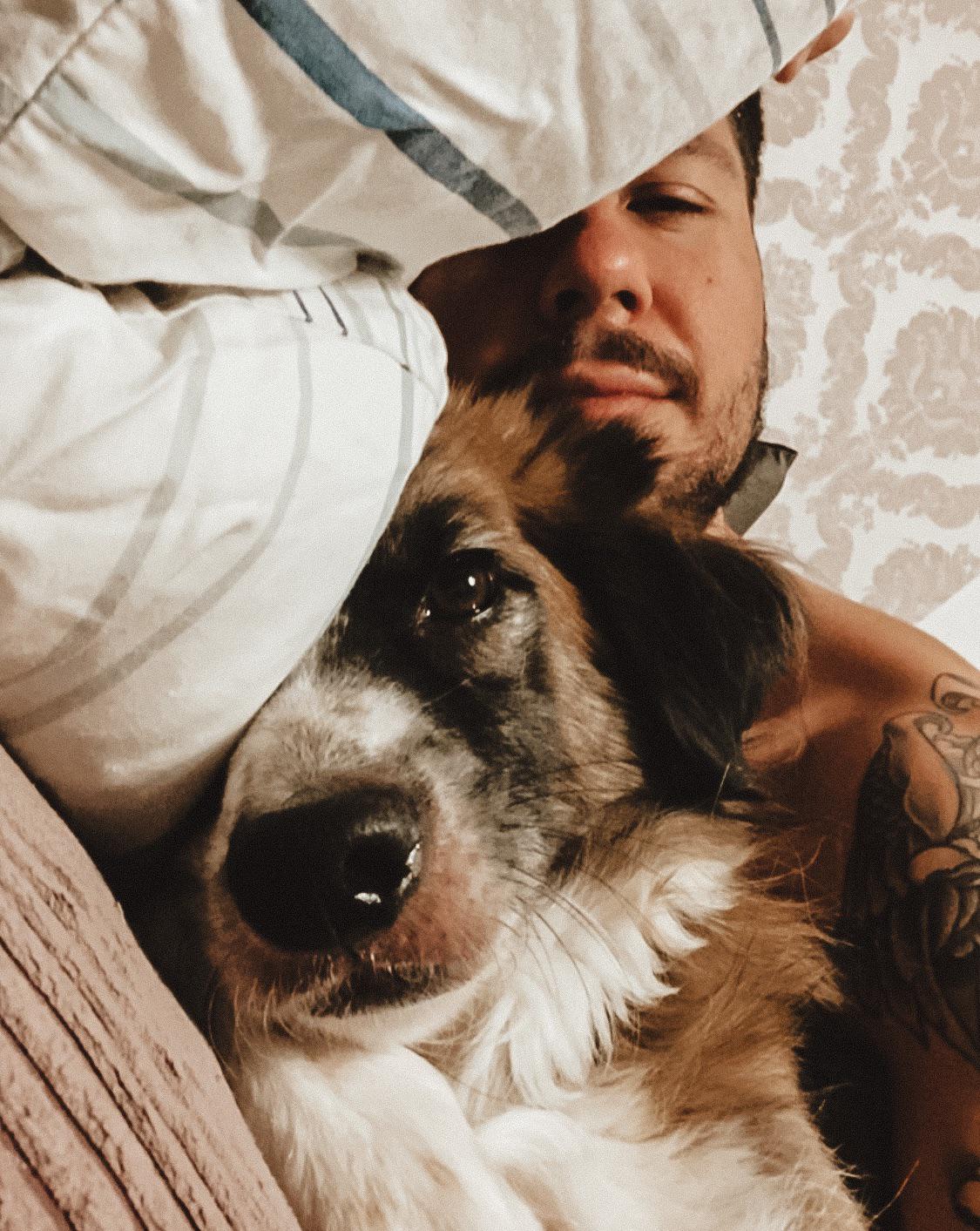 Good morning from germany 🇩🇪 morning cuddles are the best 😌 r