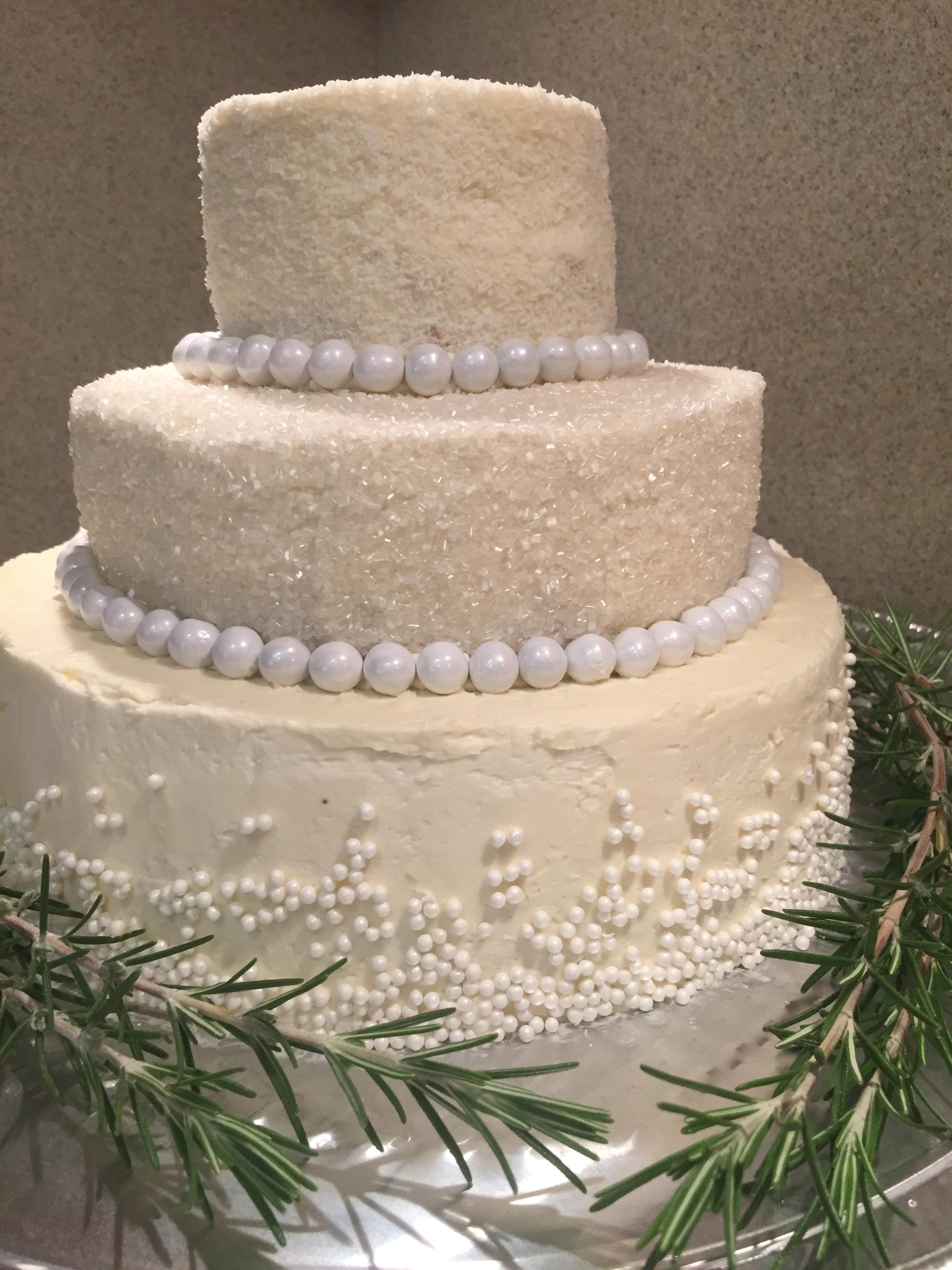 First amateur wedding cake, first time stacking cakes r/Baking