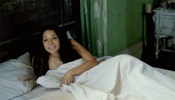 Jessica Parker Kennedy in Black Sails : CelebrityBelly