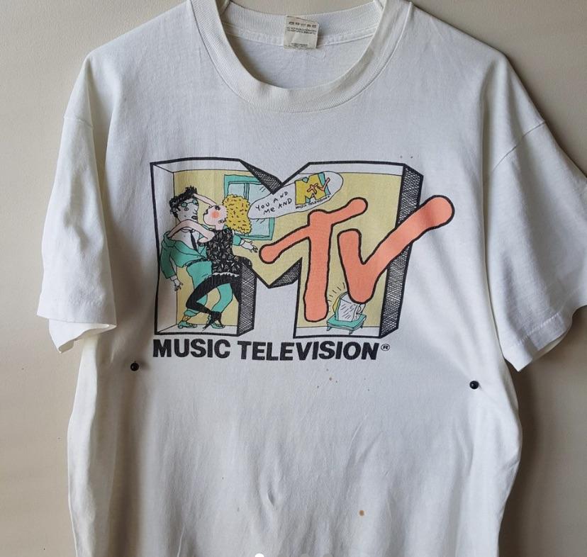 Cue the 80s MTV theme music r/ThriftStoreHauls