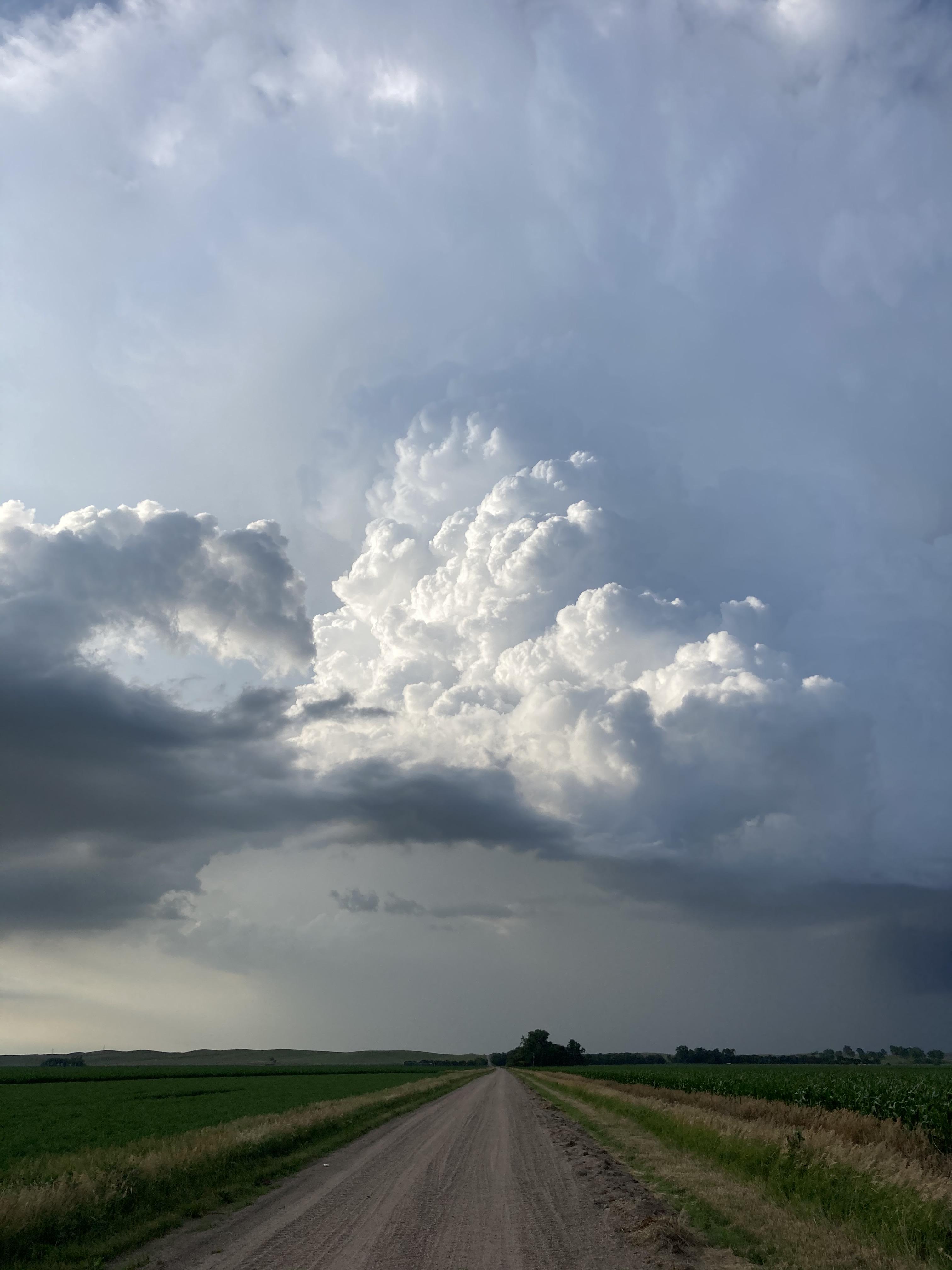Severe Thunderstorm approaching Sumner, NE 63020 r/stormchasing