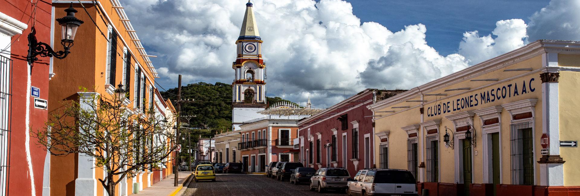 The colorful and comfy Mascota, Jalisco, Mexico. r/VillagePorn