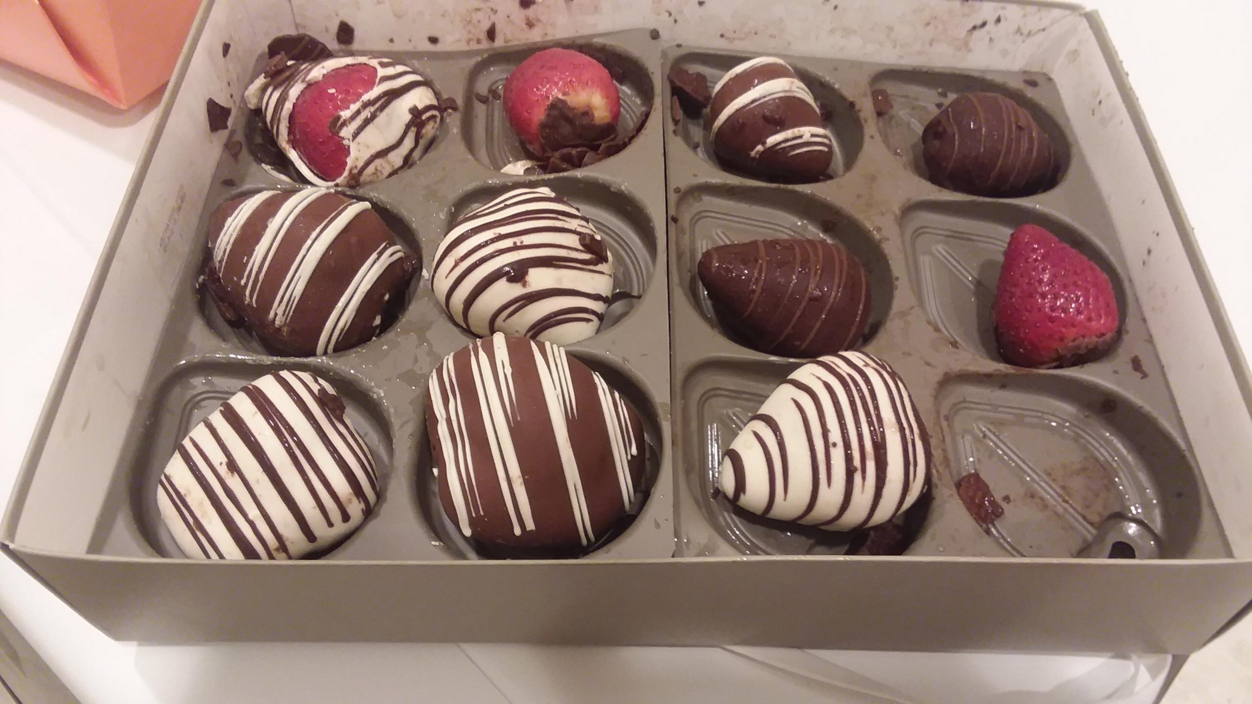 Neighbors sent a box of Shari’s Berries, opened the package to find