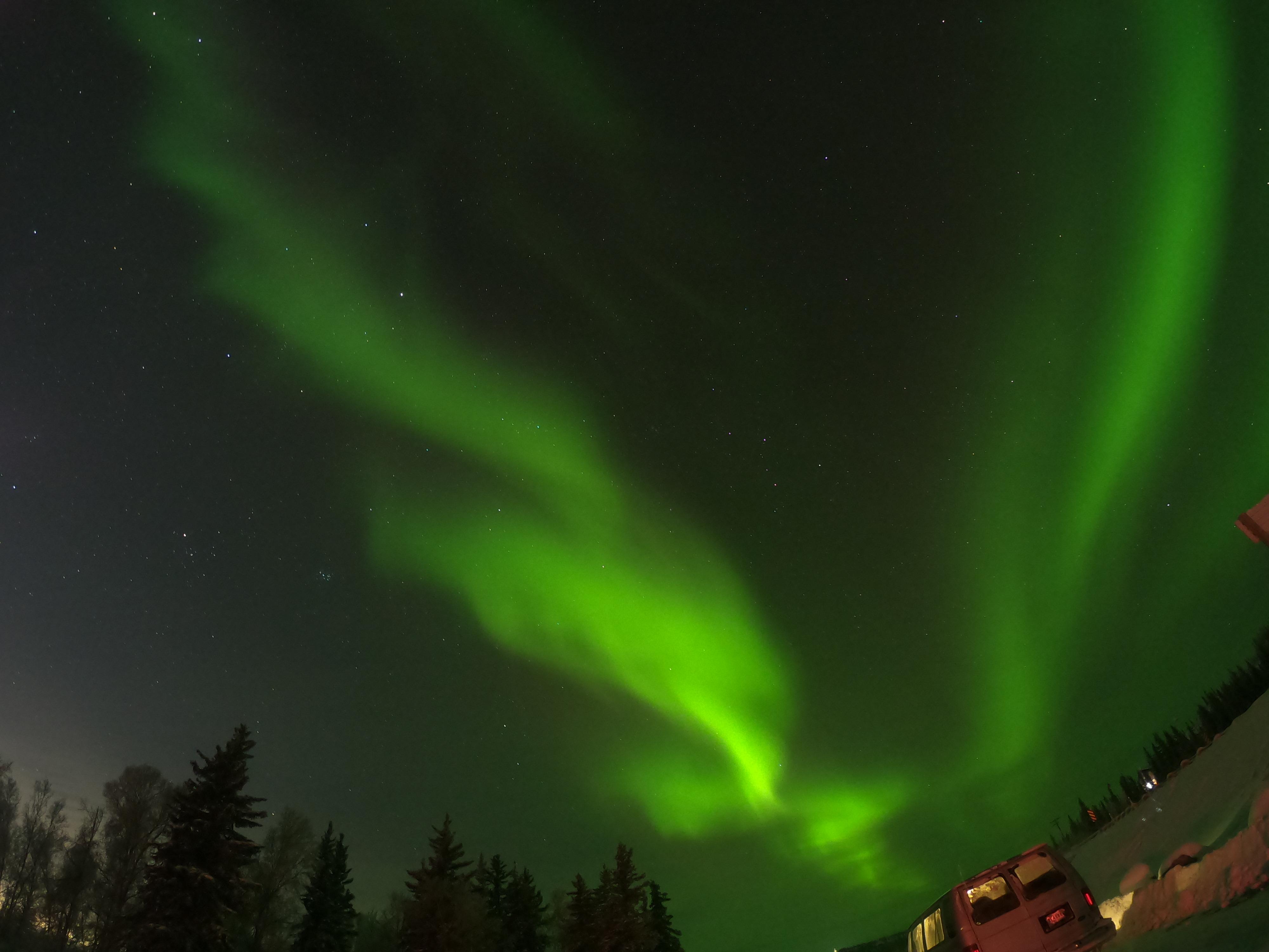 We finally see the northern lights! Big thanks to everyone who helped