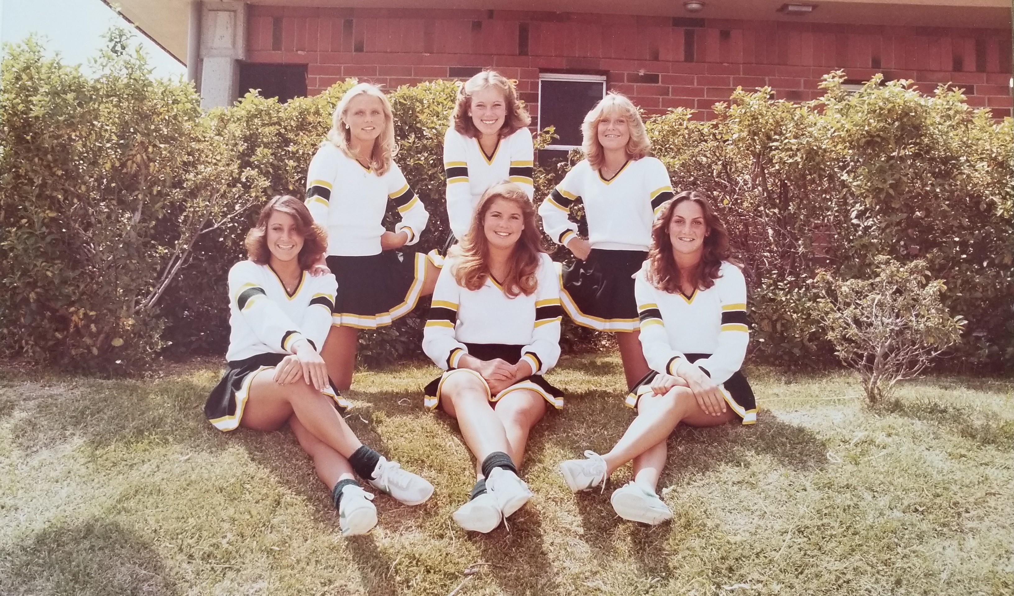 1980s California high school cheerleaders r/OldSchoolCool