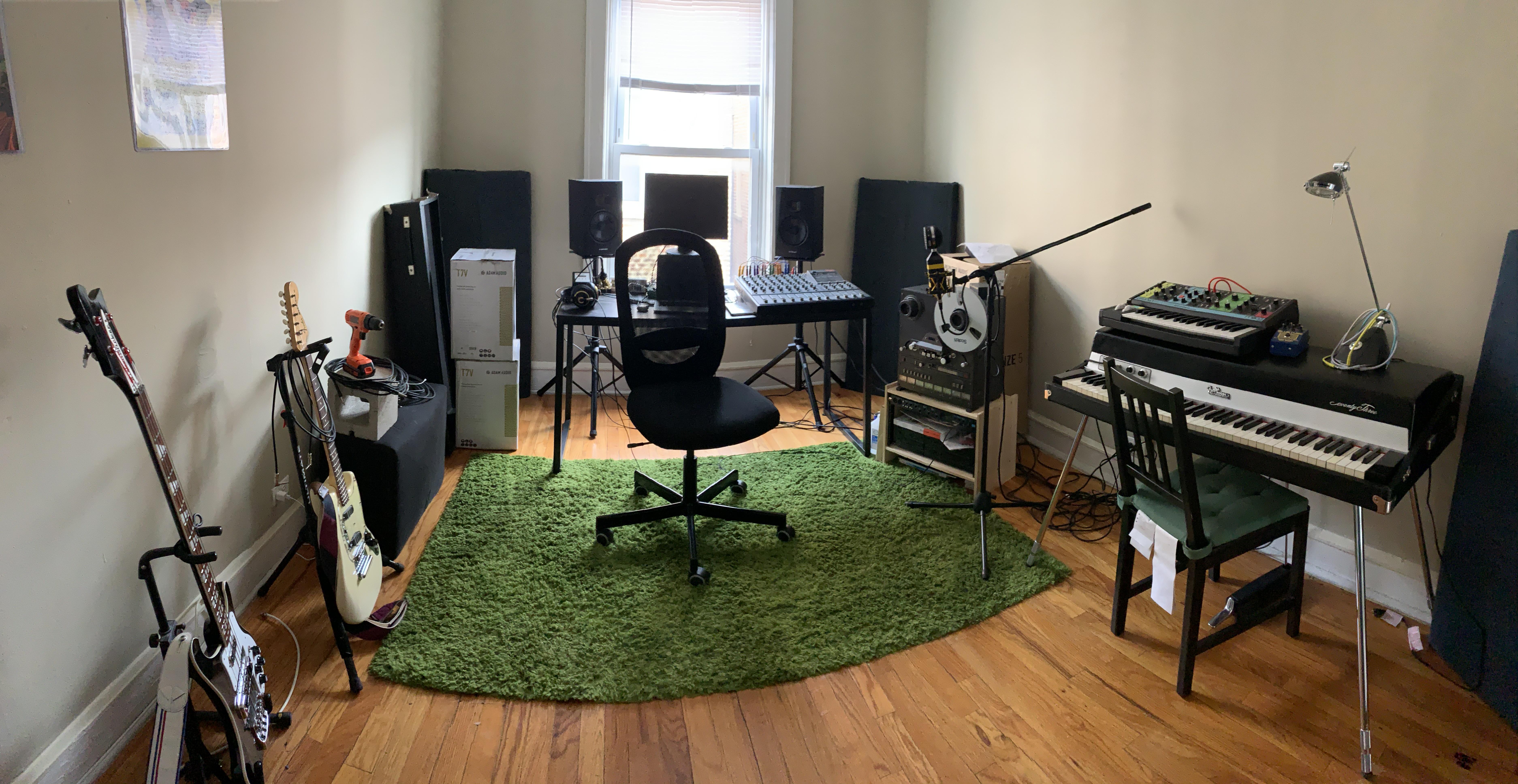 Apartment Studio r/MusicBattlestations
