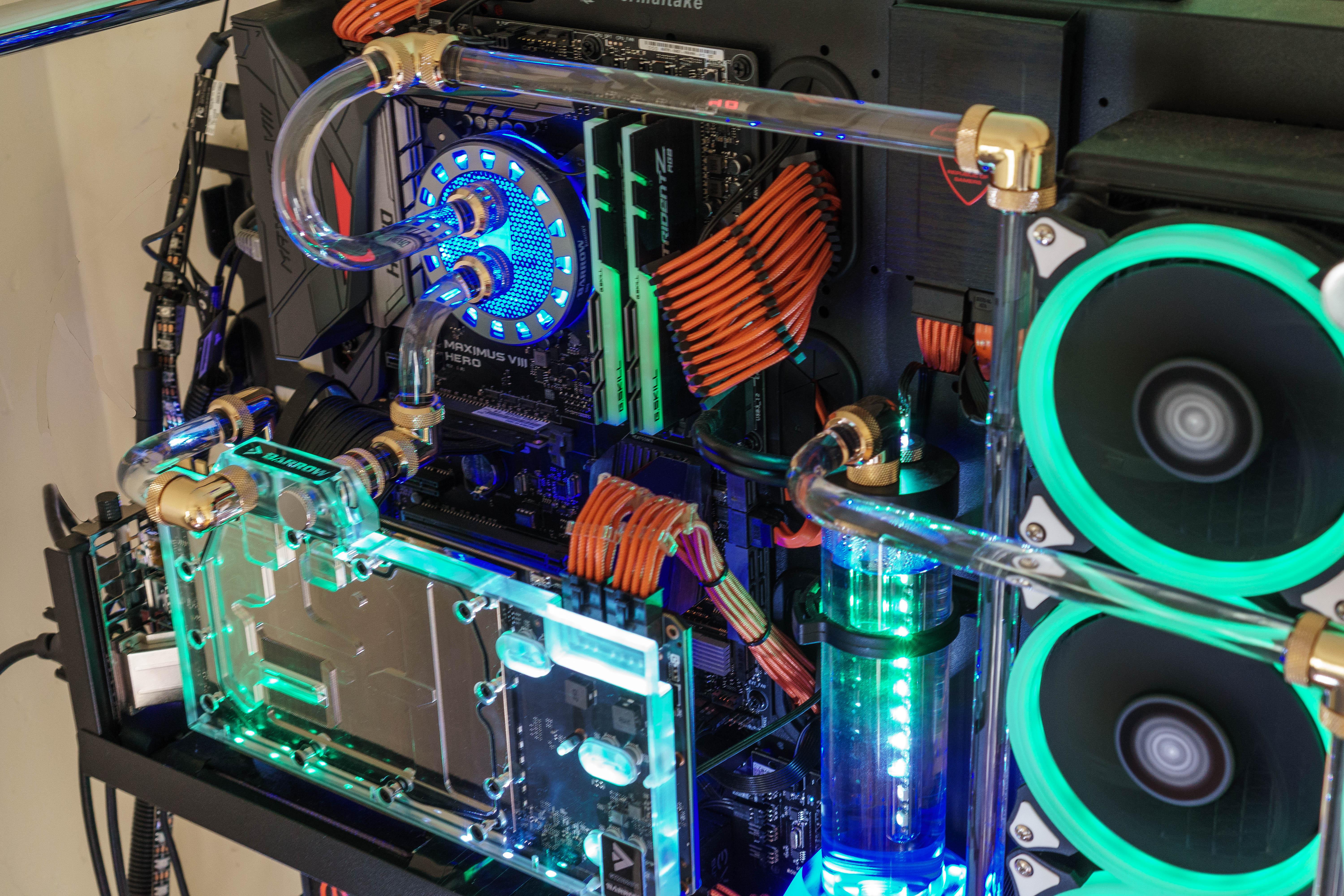 Final piece of my build. EVGA 1080 Ti FTW3 with Barrow waterblock