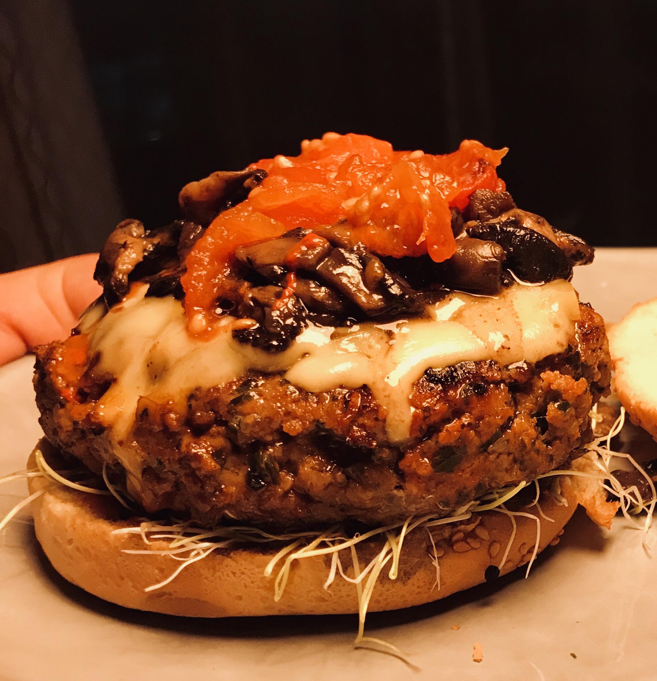 [Homemade] Lamb/Veal Burger topped with aged cheese, sauteed mushrooms