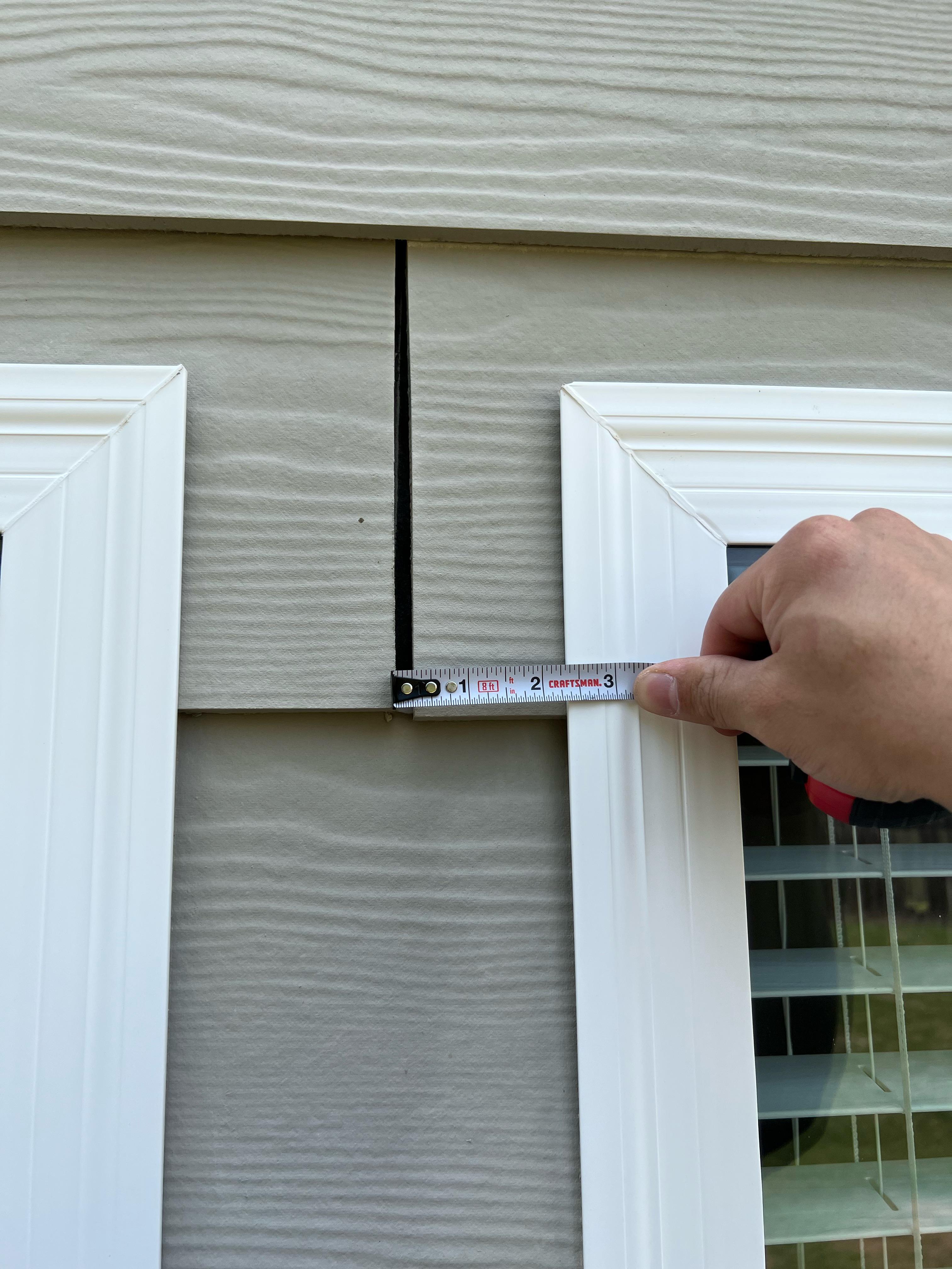 Are gaps between siding normal? r/Home