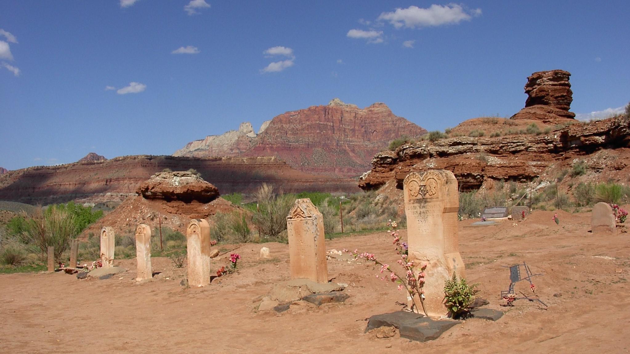 Grafton, UT a well preserved ghost town near Zion [2046 x 1151] r/CemeteryPorn