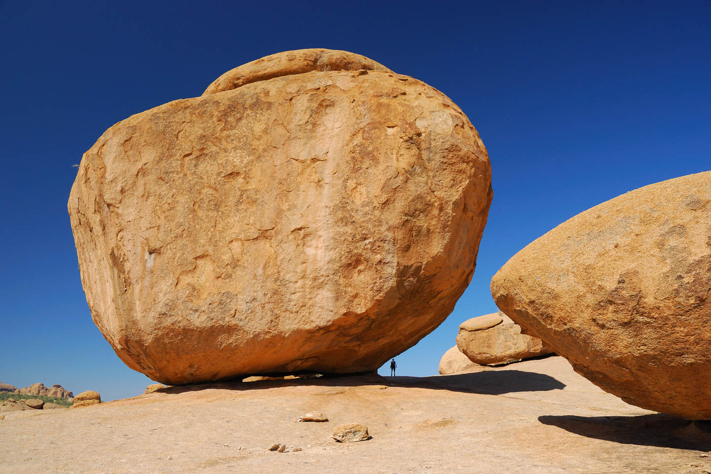Big rock in Erongo region, Namabia (Photo TimbuktuTravel) r