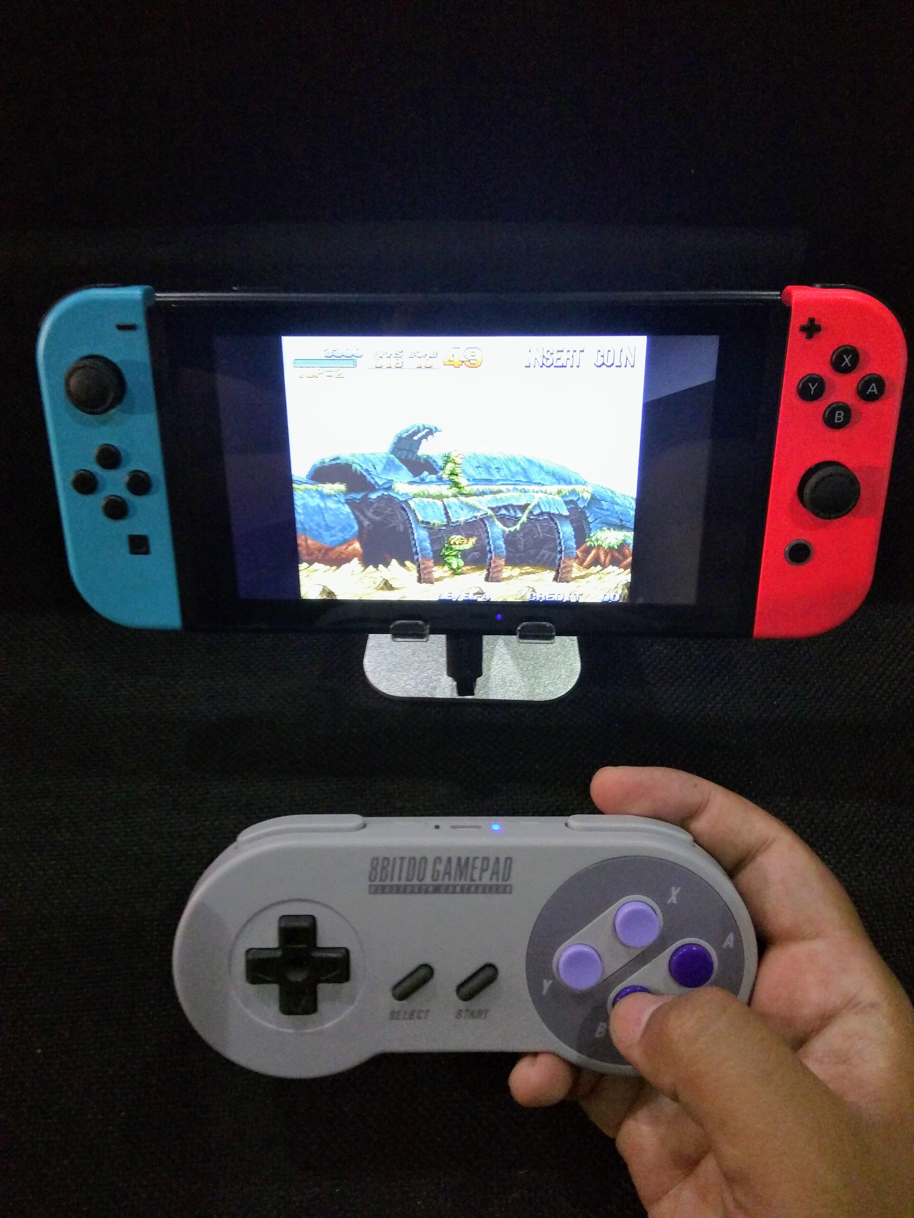 Testing the SNES controllers on Nintendo Switch at E3 2017 NintendoSwitch