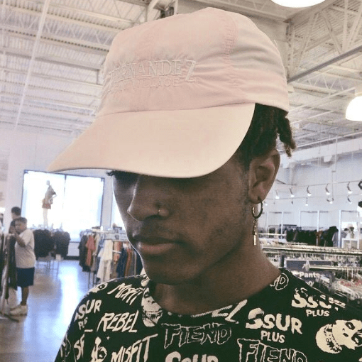 Dat light skin face😭 XXXTENTACION