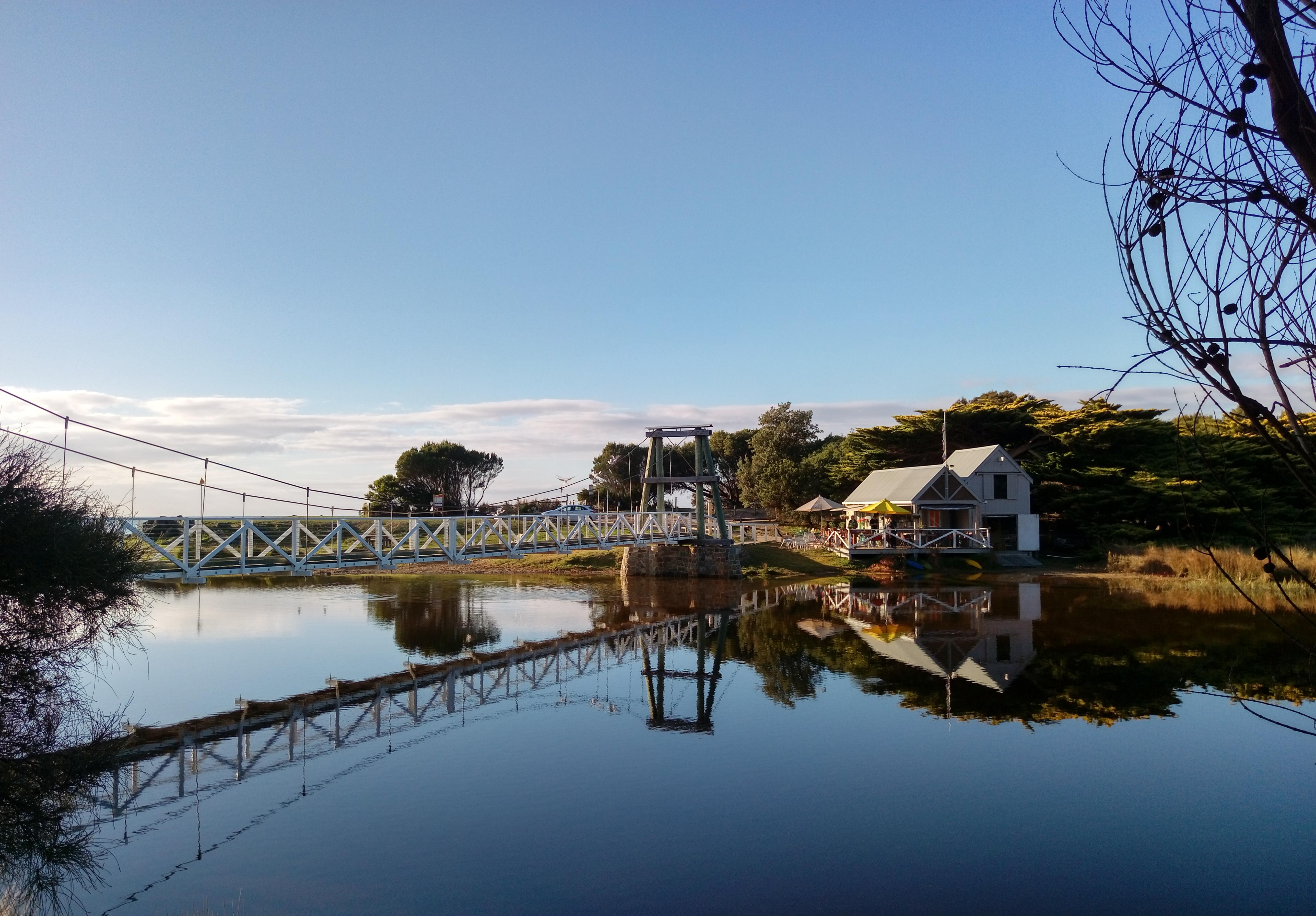 Coffee shop, Lorne, Victoria, Australia. r/pics