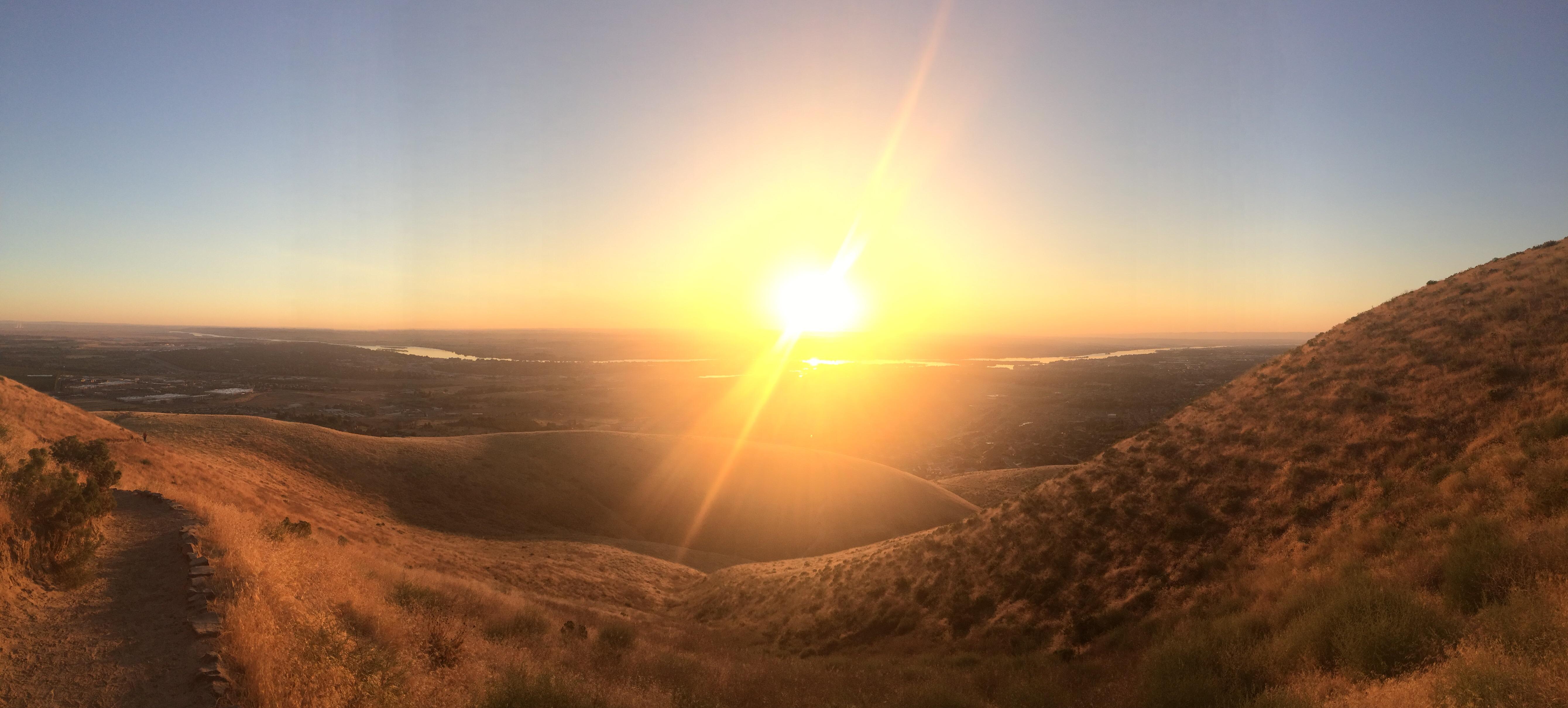 Sunrise from Badger Mountain, Richland, WA. USA. [OC][5358x2420] r