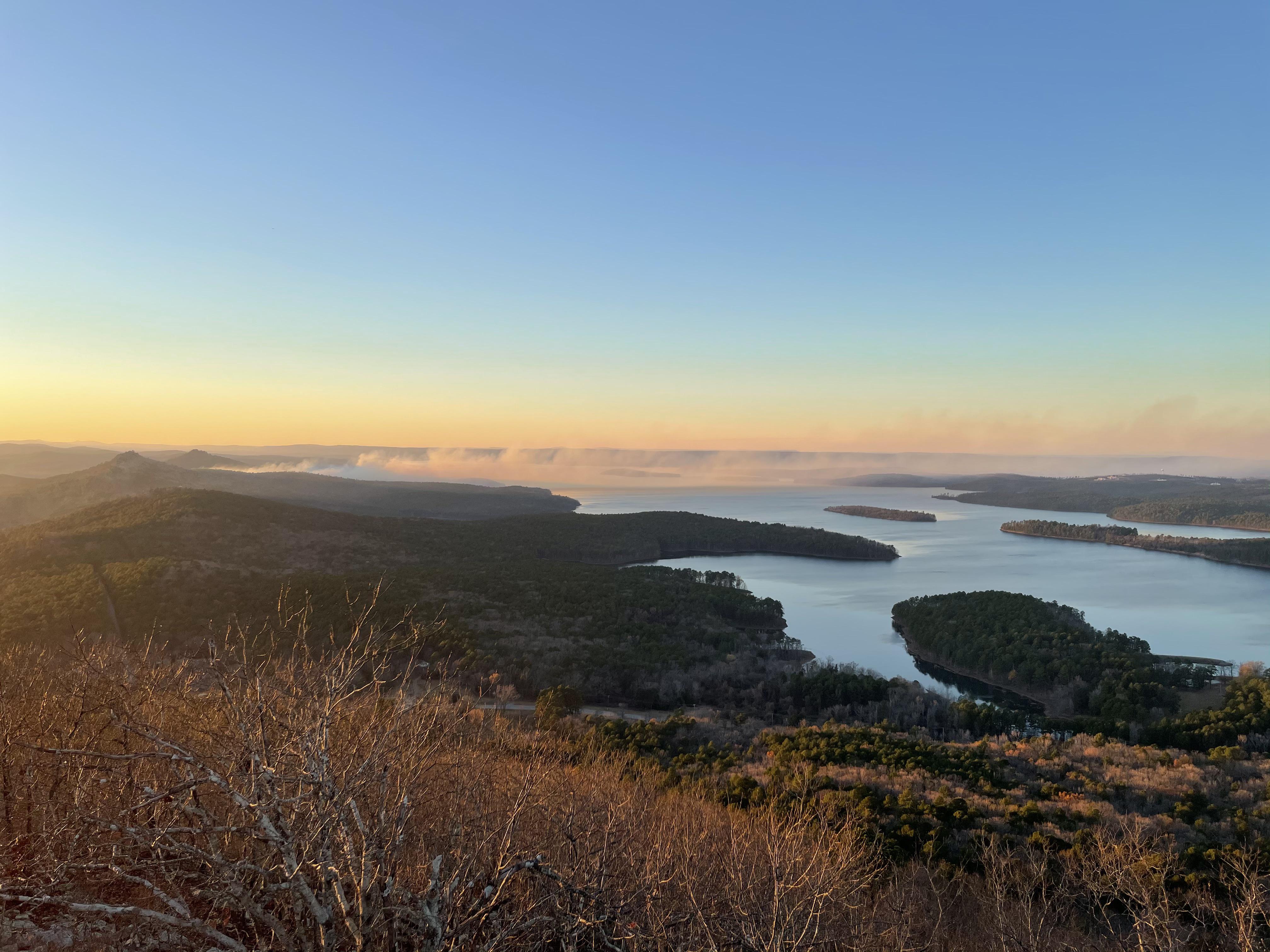 Fires near Lake Maumelle seen from Pinnacle r/Arkansas
