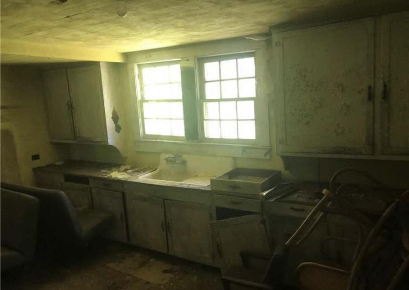 I woke up here Kitchen.2 (Part 3 of 5) r/backrooms