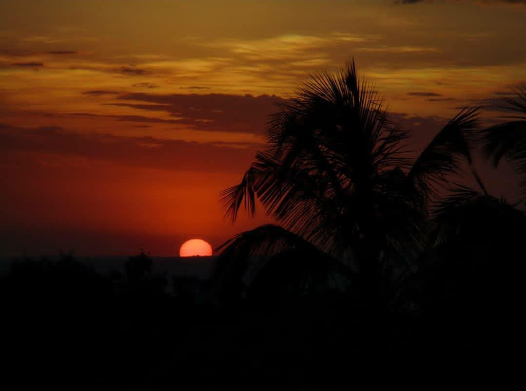 Kisumu, Kenya [1079x803] r/sunset