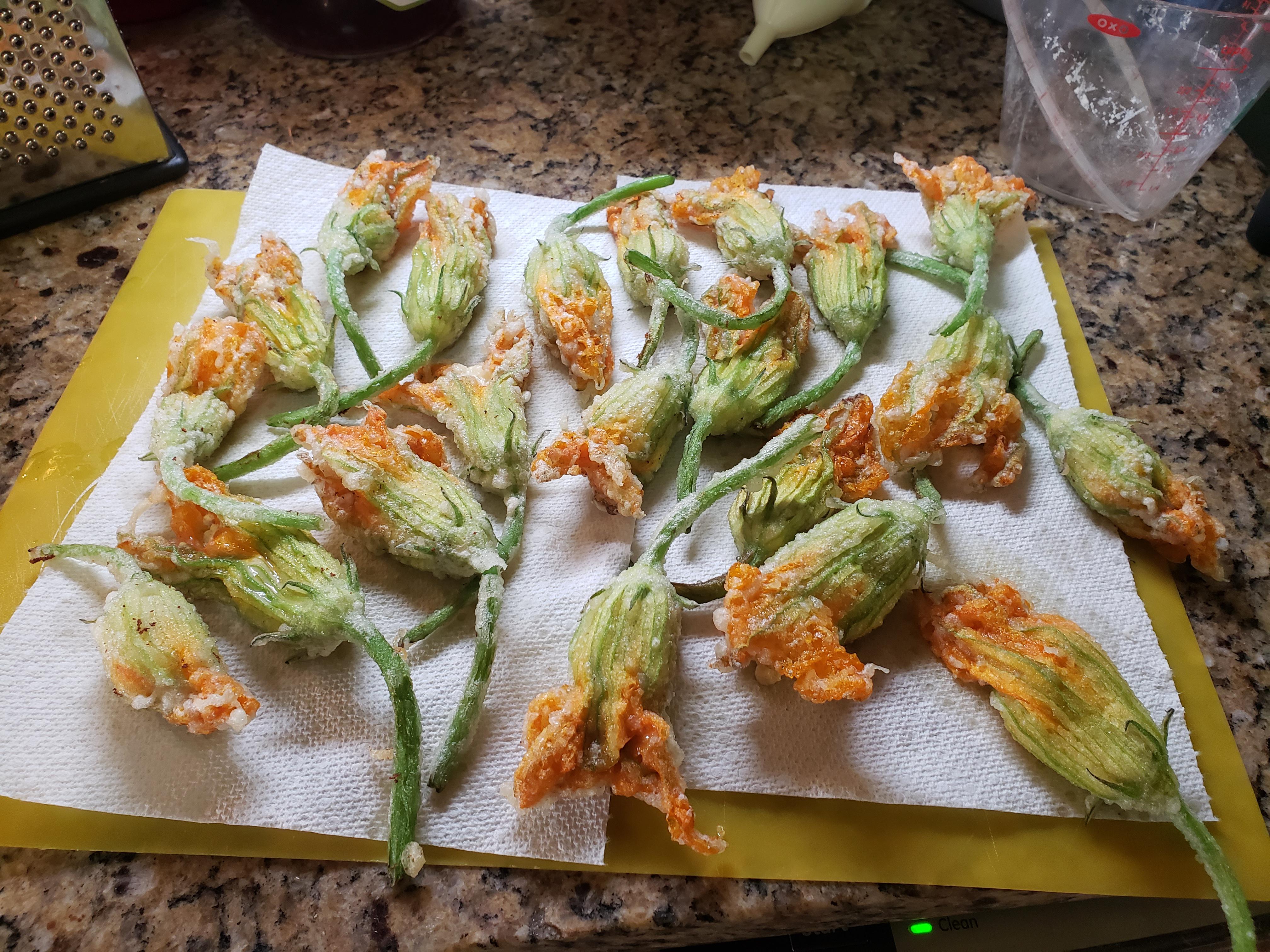 [Homemade] Stuffed squash blossoms r/food