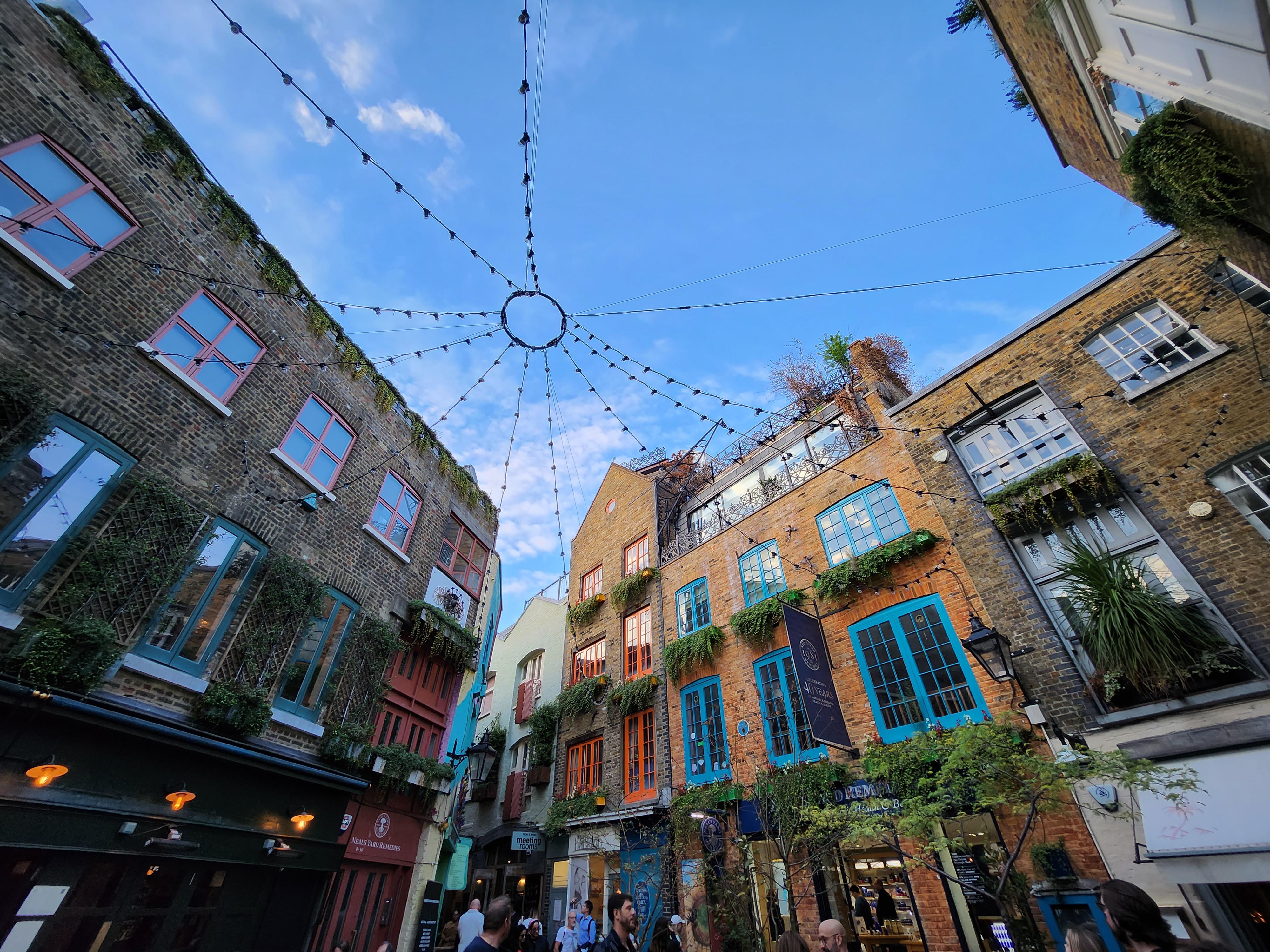 Neal's Yard London (Z Fold 4) r/GalaxyFold