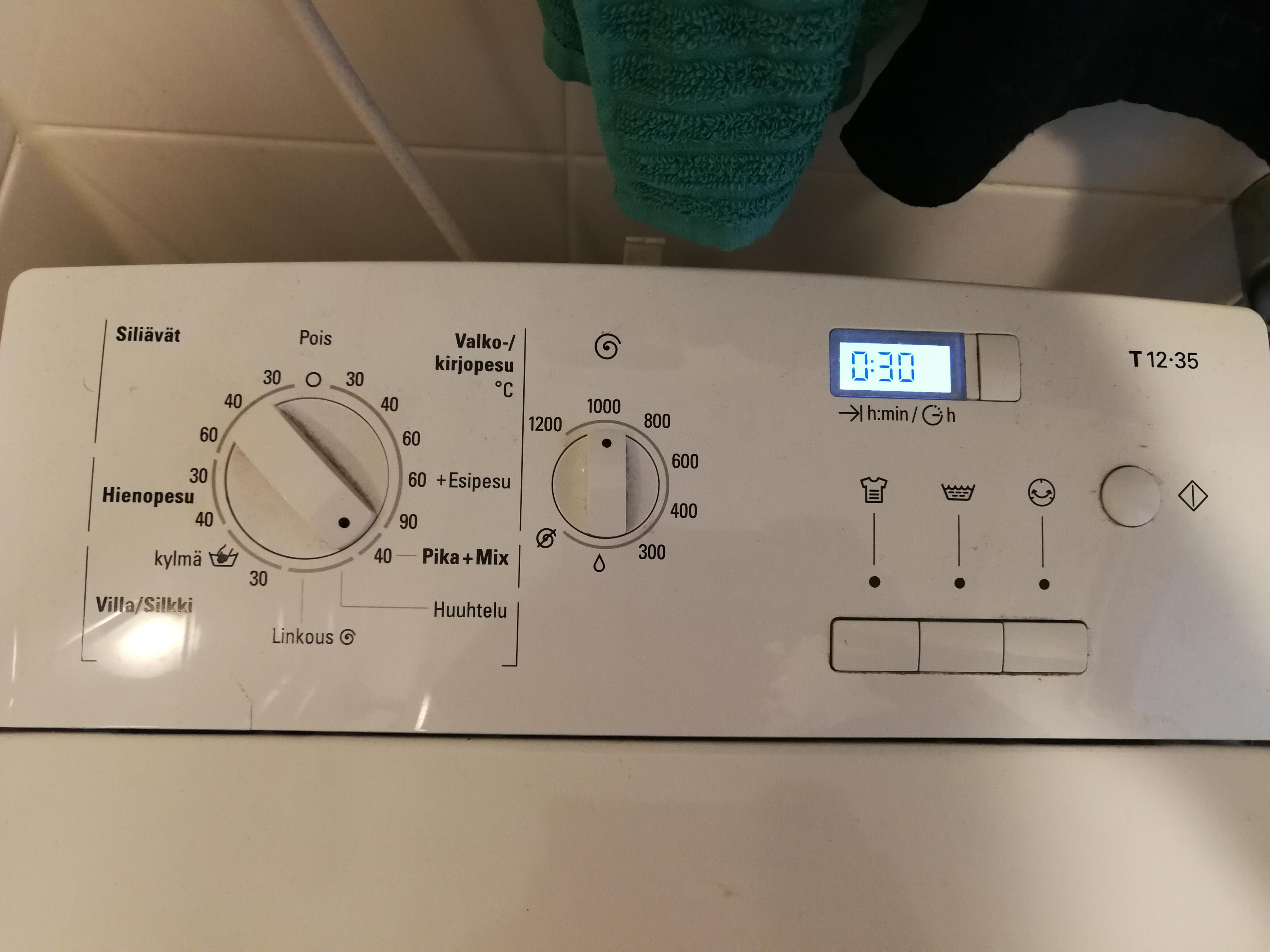 May someone please help me understand my washing machine? 😟 Thank you