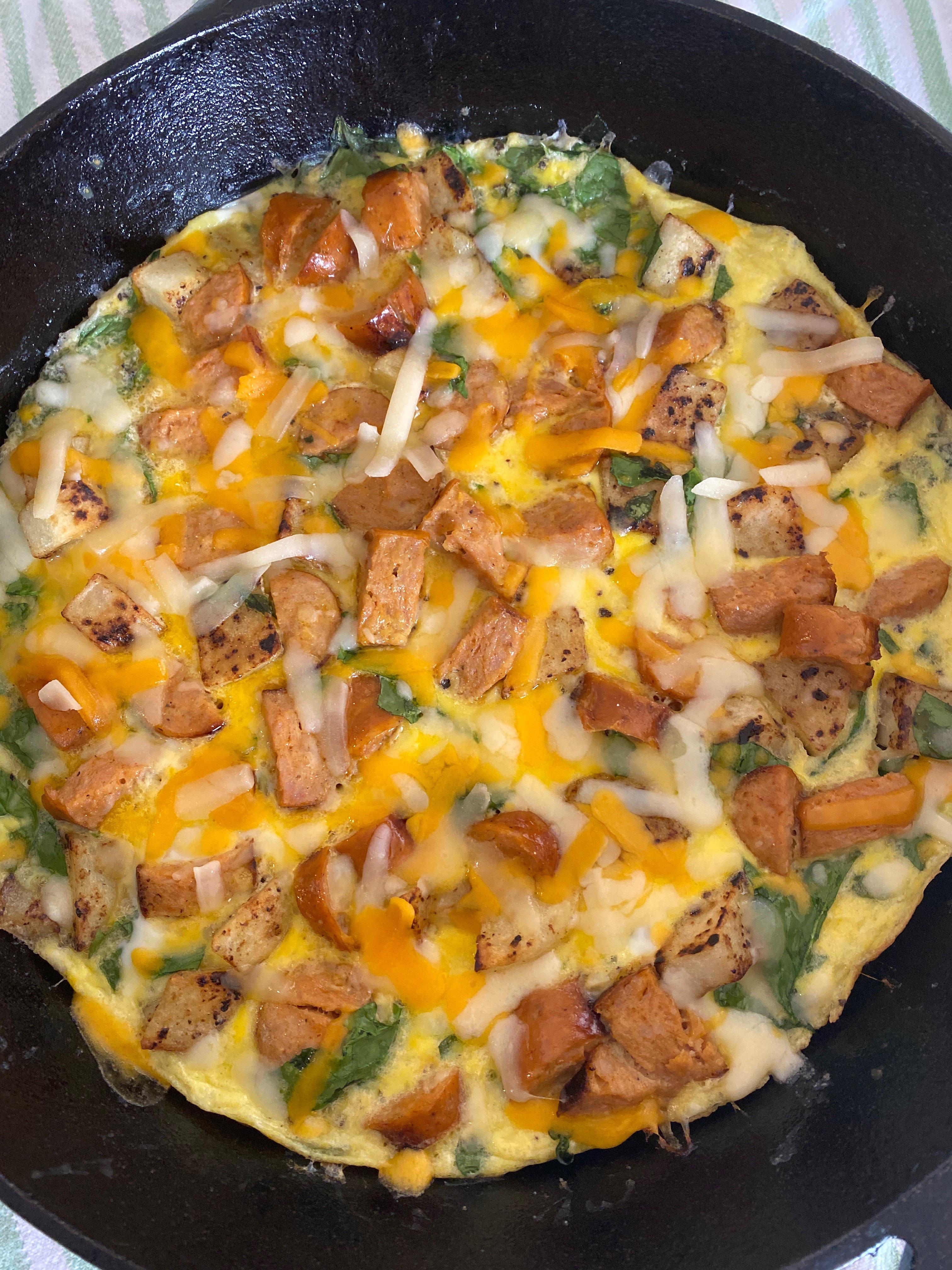 [Homemade] Country Omelet Chipotle Chicken Sausage, Potatoes, Spinach