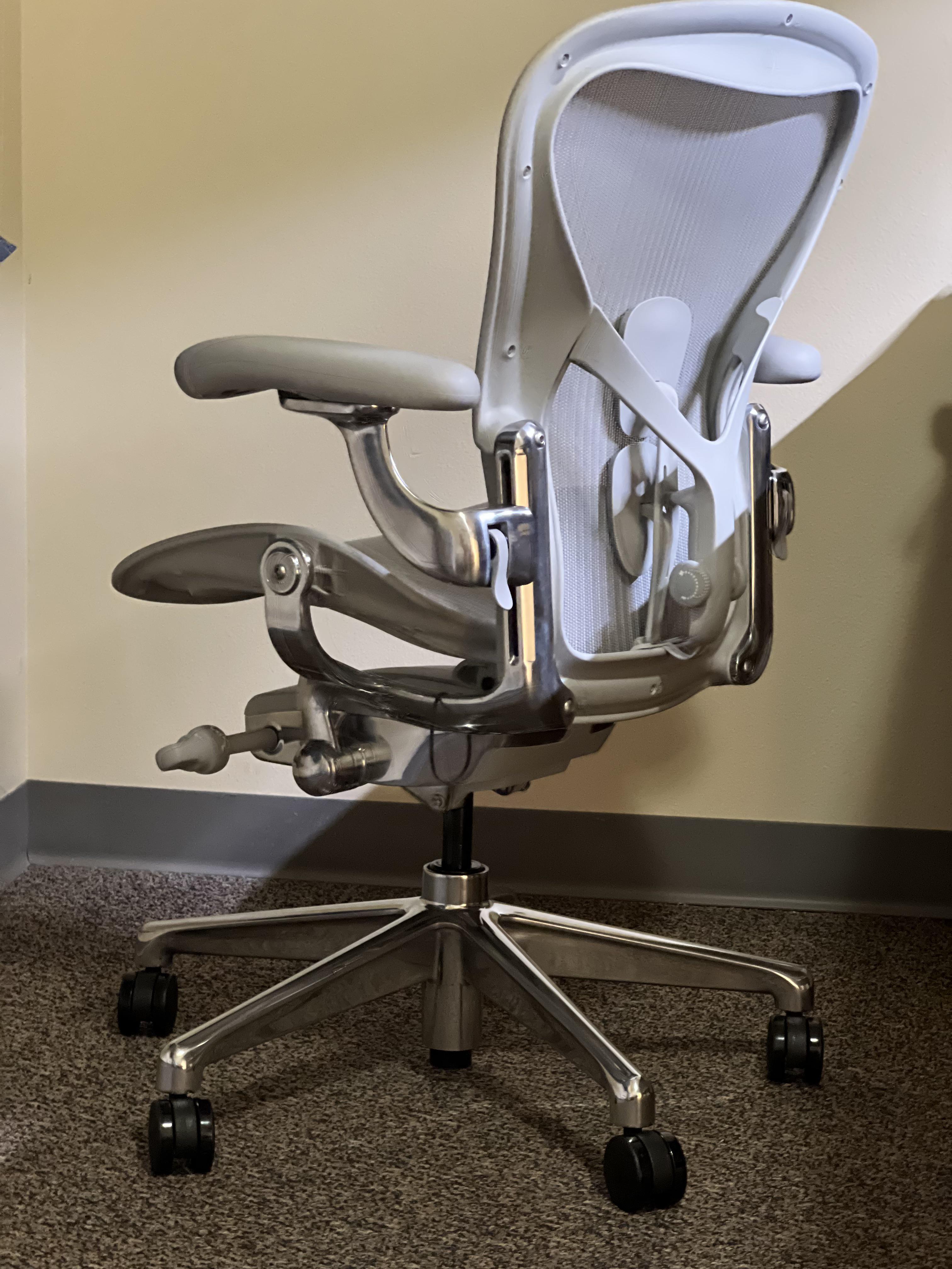 Forward tilt on Newly arrived Aeron does not work. Followed the steps