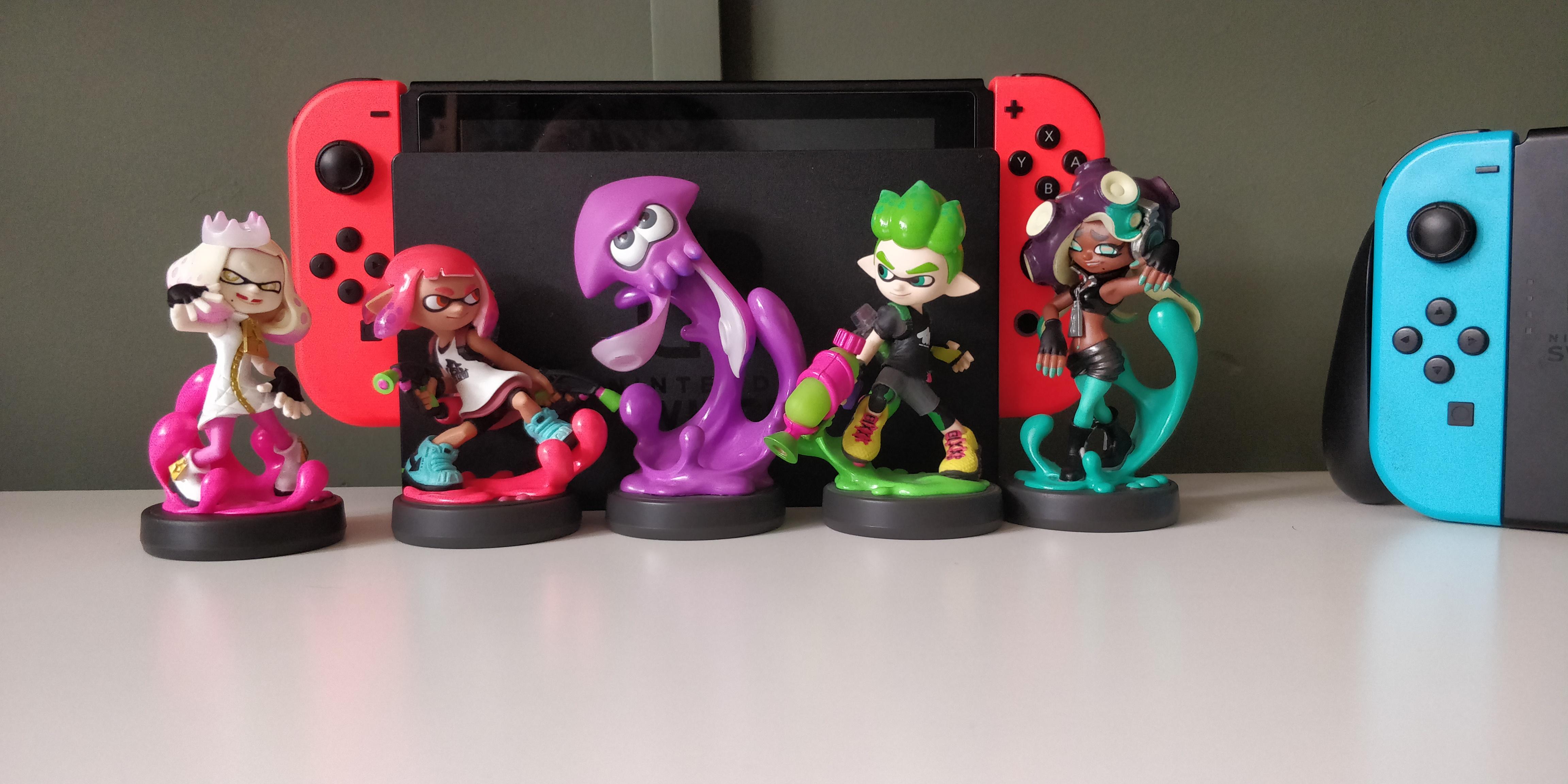 Got the pearl and marina amiibo early 😀 Can't use them though 😅 r