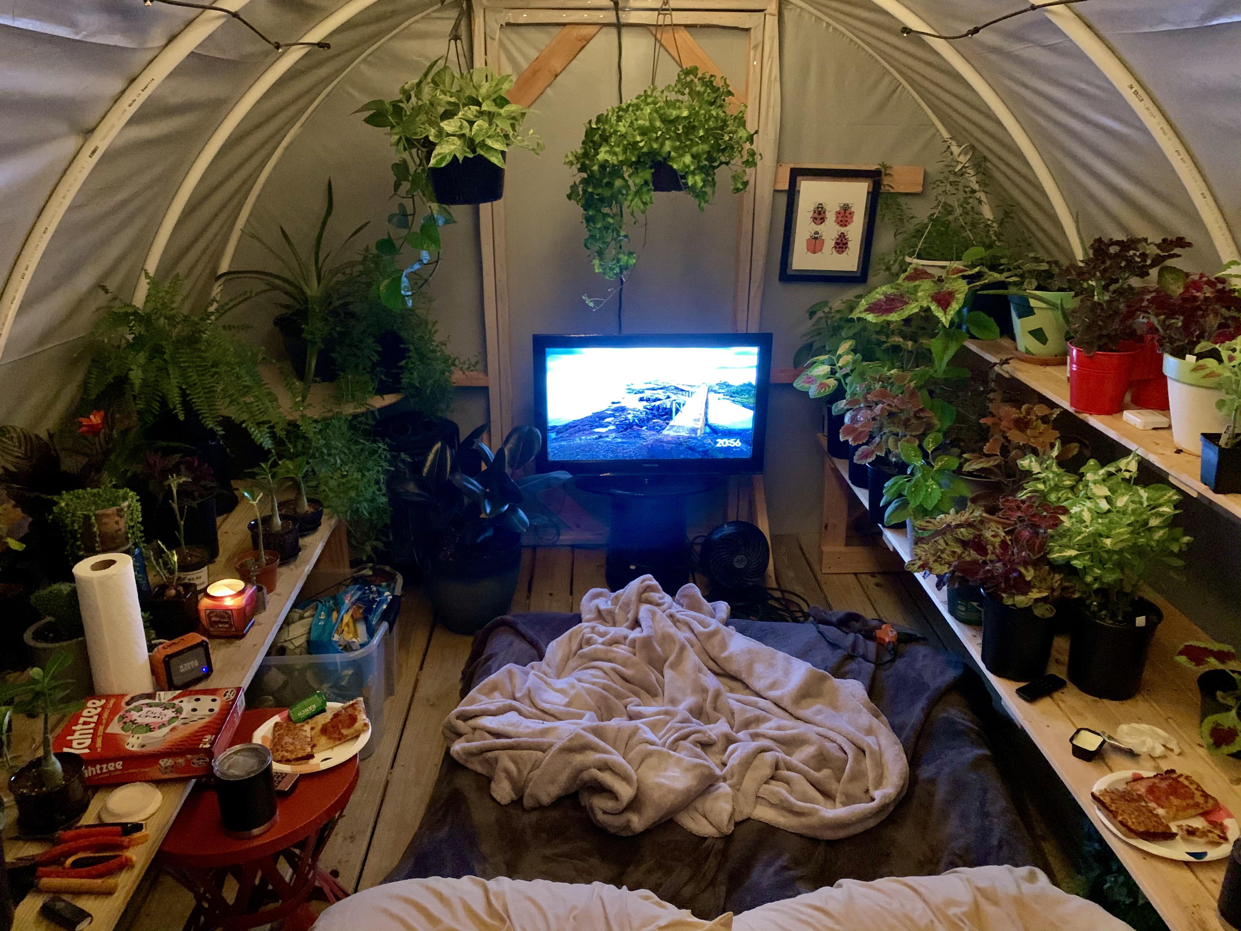 Greenhouse date night 🌱🍕 r/gardening