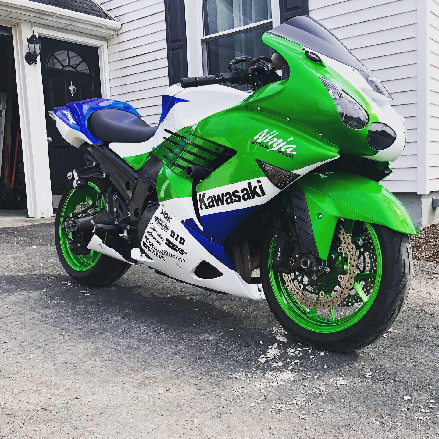 More pics as requested of my throwback zx14 r/Kawasaki