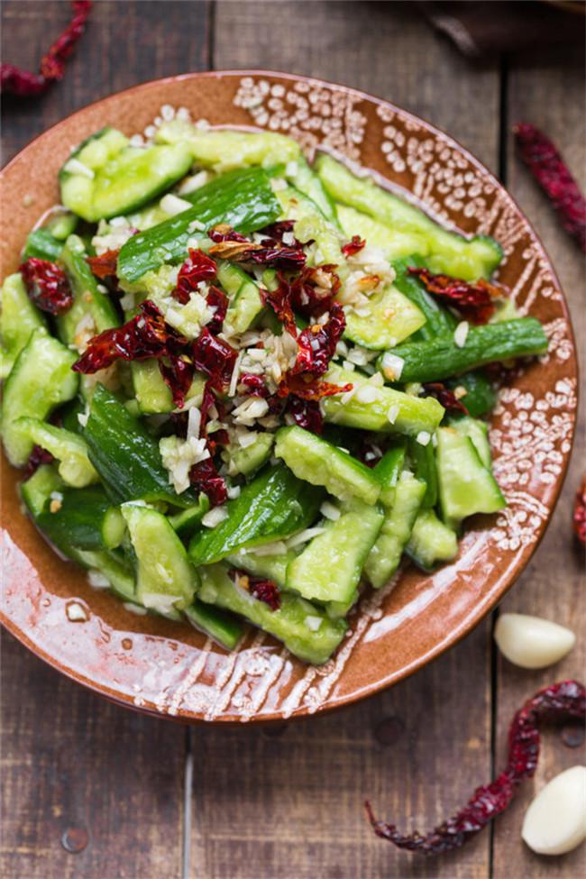 Chinese Cucumber Salad is a common cold dish in China. r/vegan