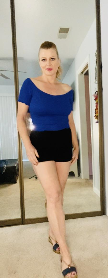 Loving my thick thighs : legs