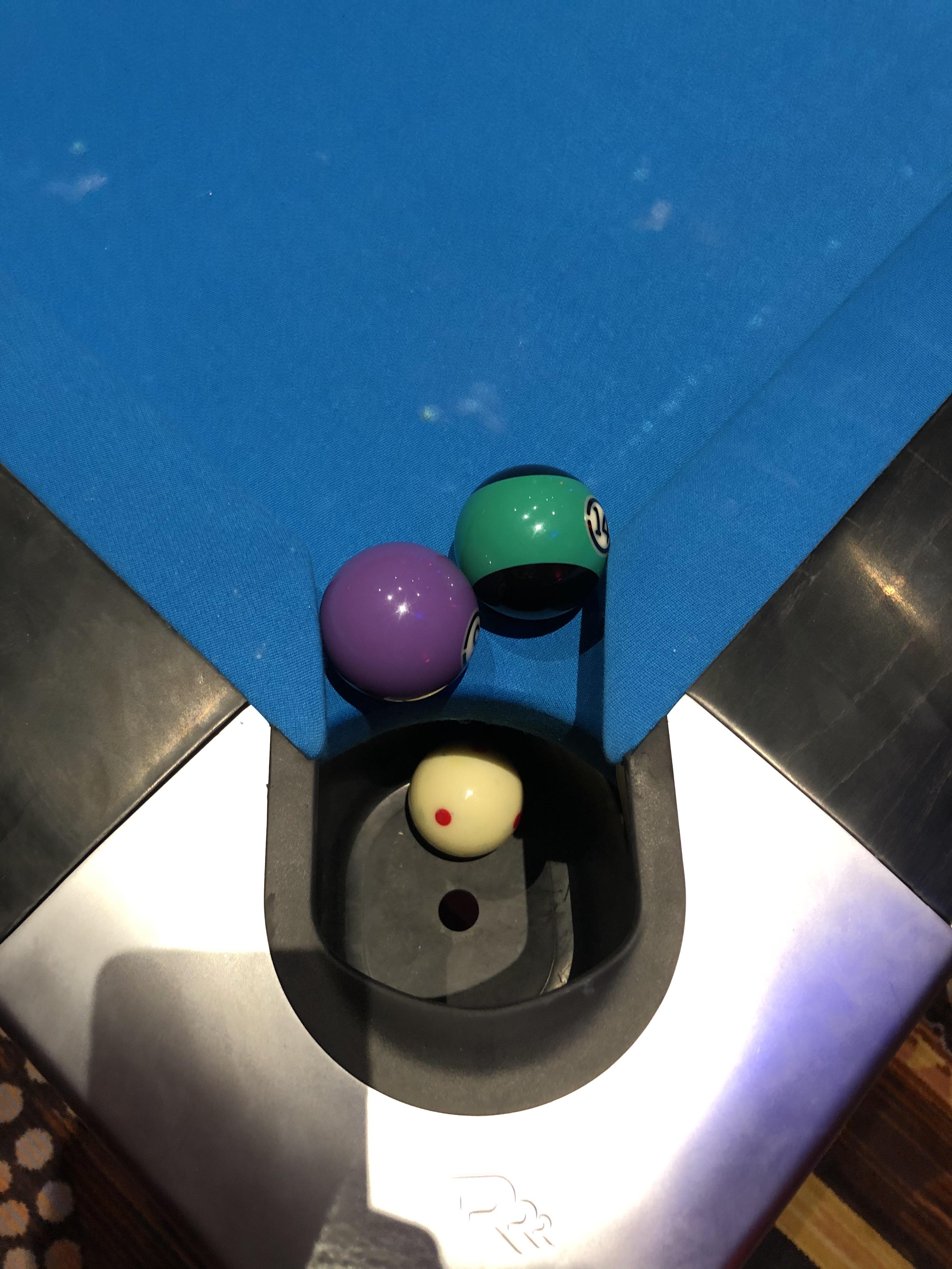 The absurdly tight pockets at the Mosconi Cup r/billiards