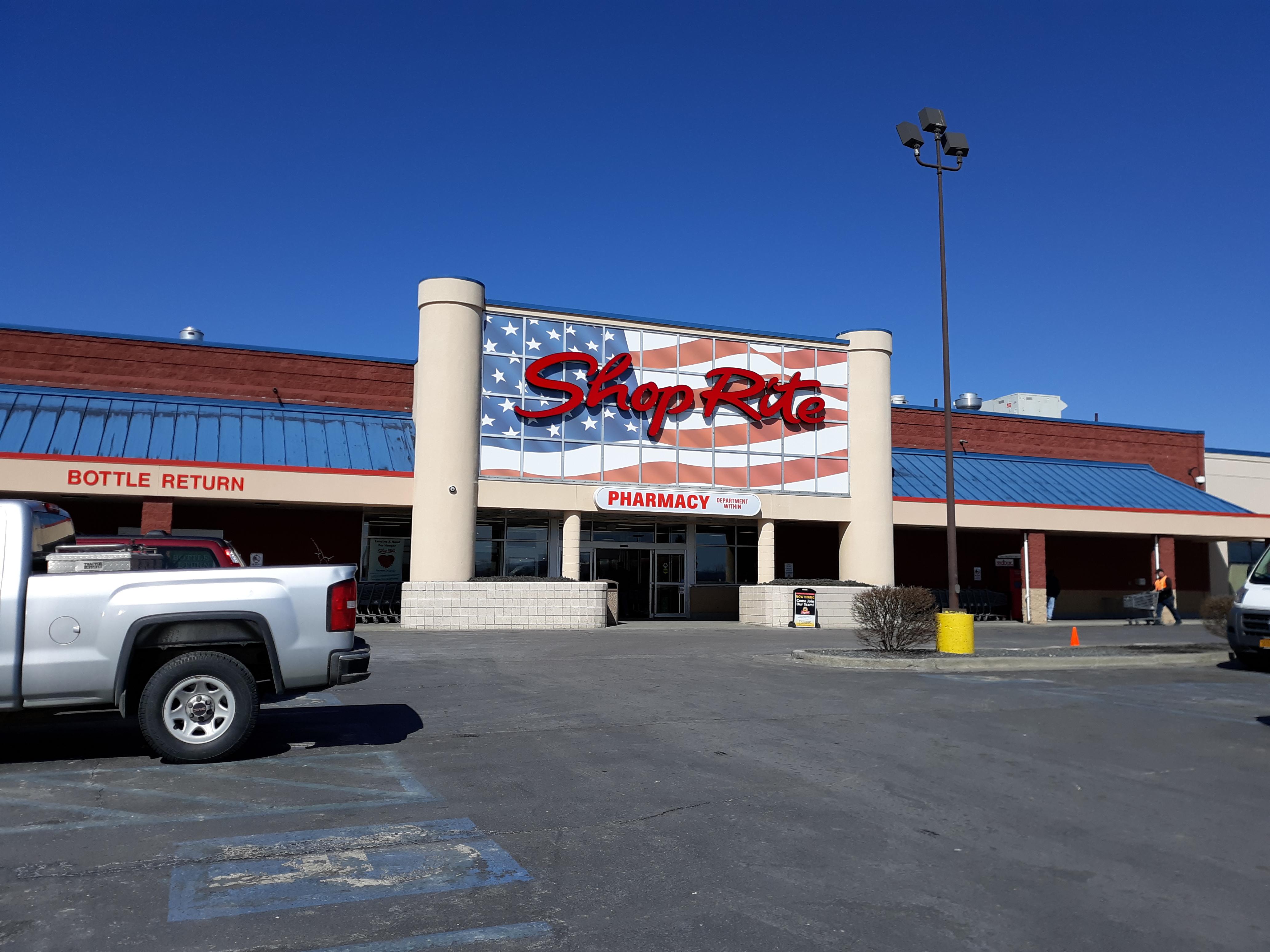 [OC] From Price Chopper to ShopRite. Hudson, NY. [4128x3096] r