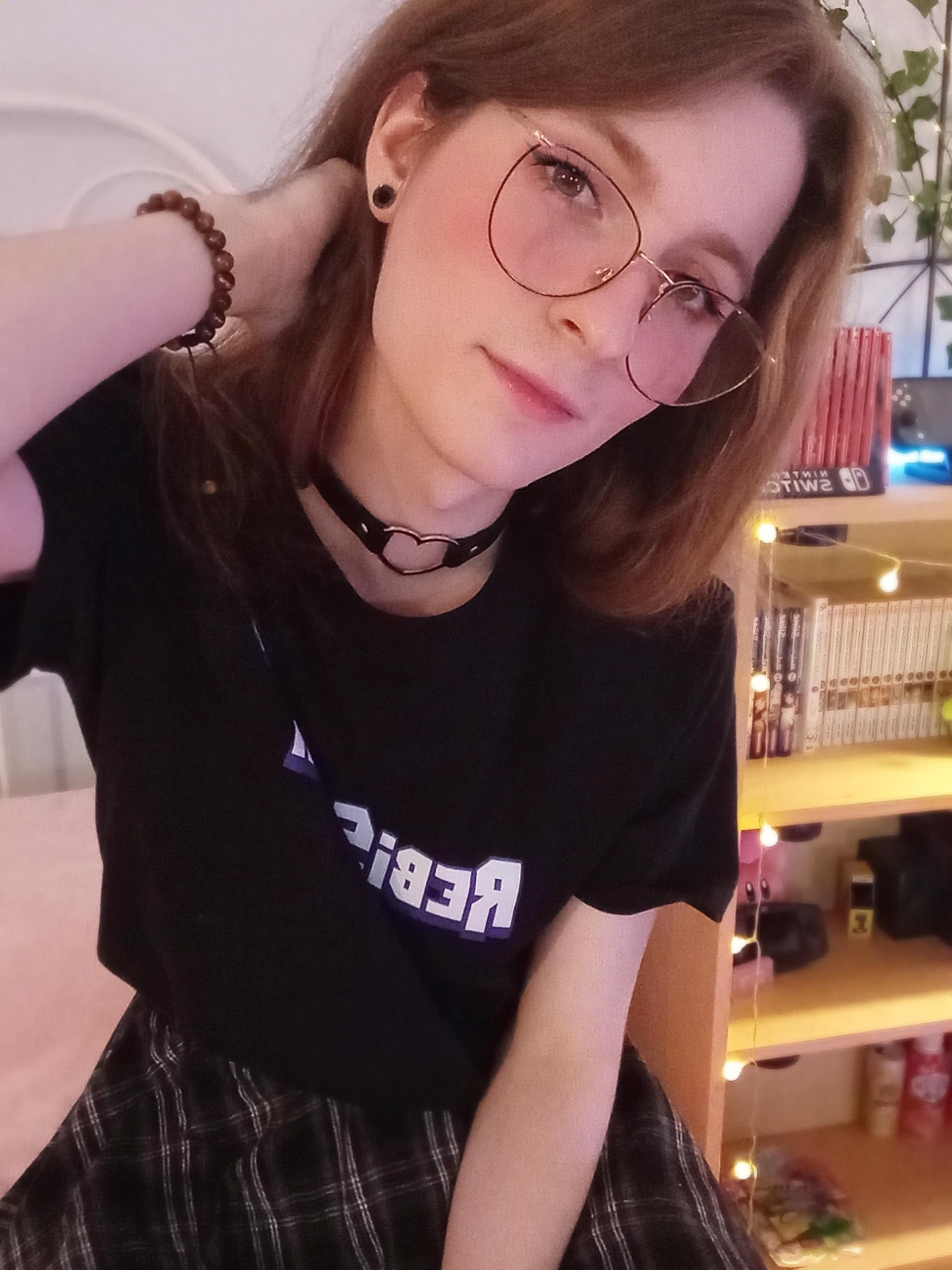 Who want to go out with a cute femboy? 🥰 : androgyny