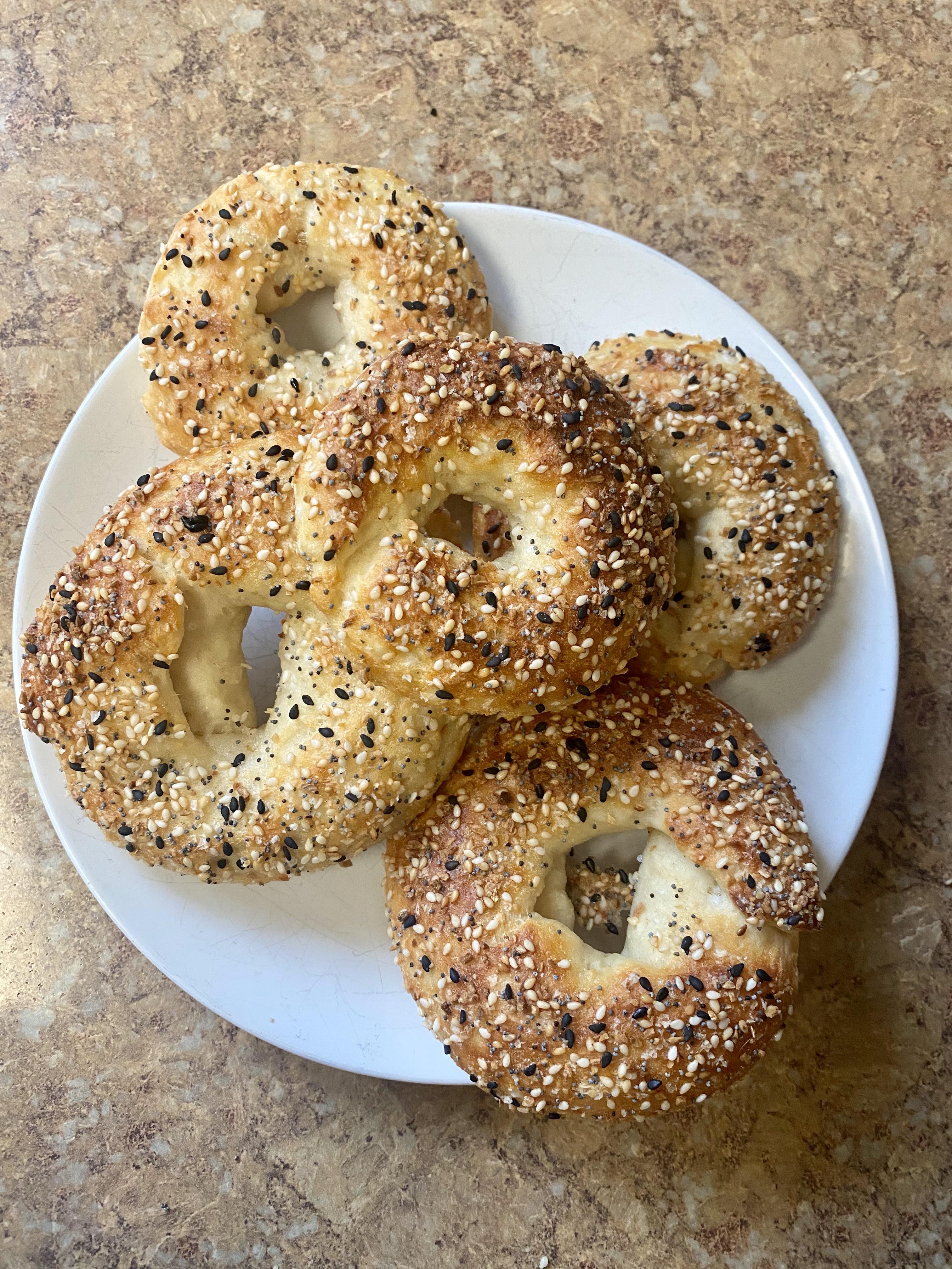 I finally got the ingredients to make Skinnytaste bagels, and they