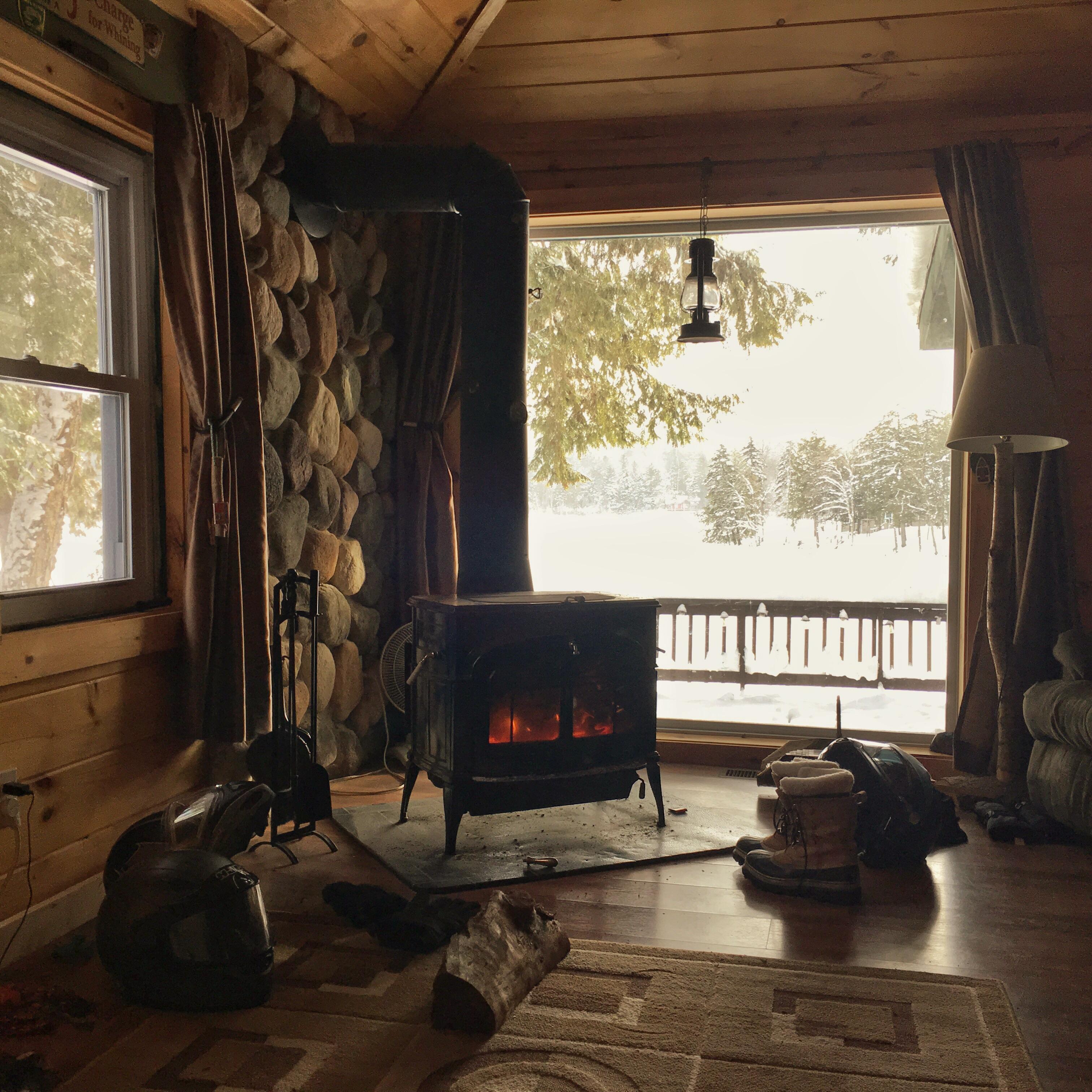 Cozy cabin on Otter Lake, NY. Warm inside while it’s 10 outside! r