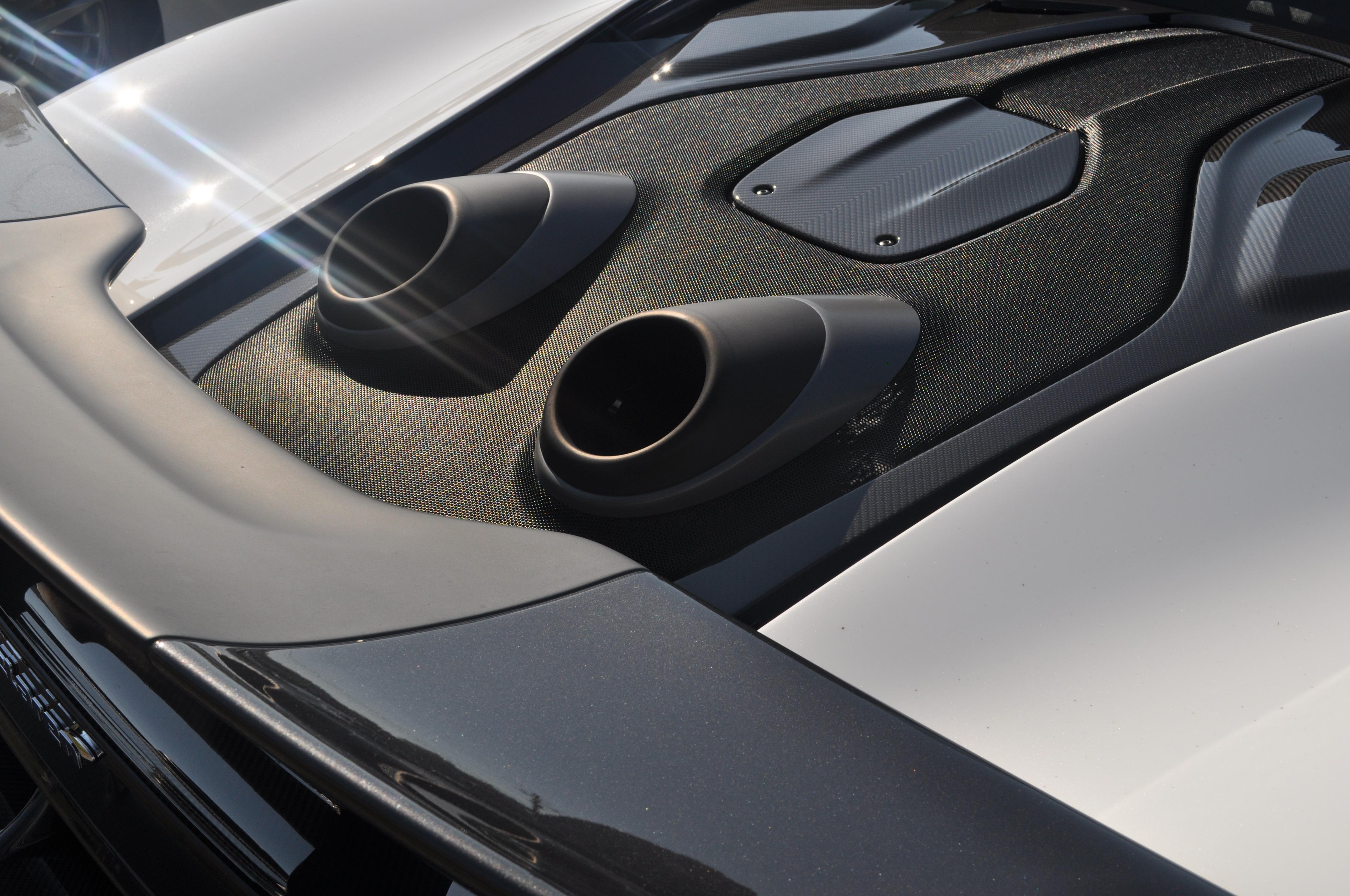 The topmounted exhaust of my 600LT. Truly one of the greatest recent