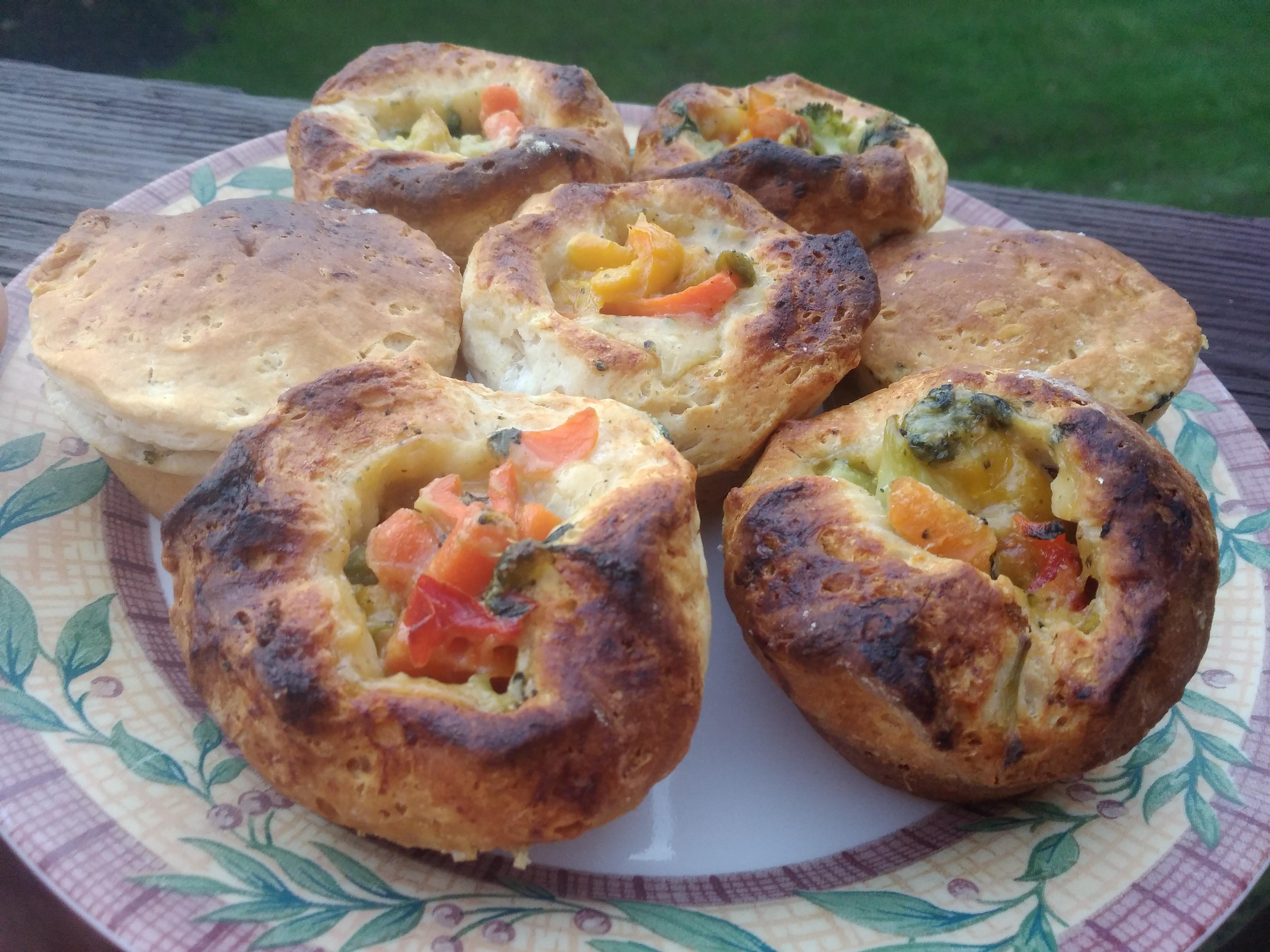 Easy to make mini vegetable pot pies. Only 200 calories each 1200isplenty