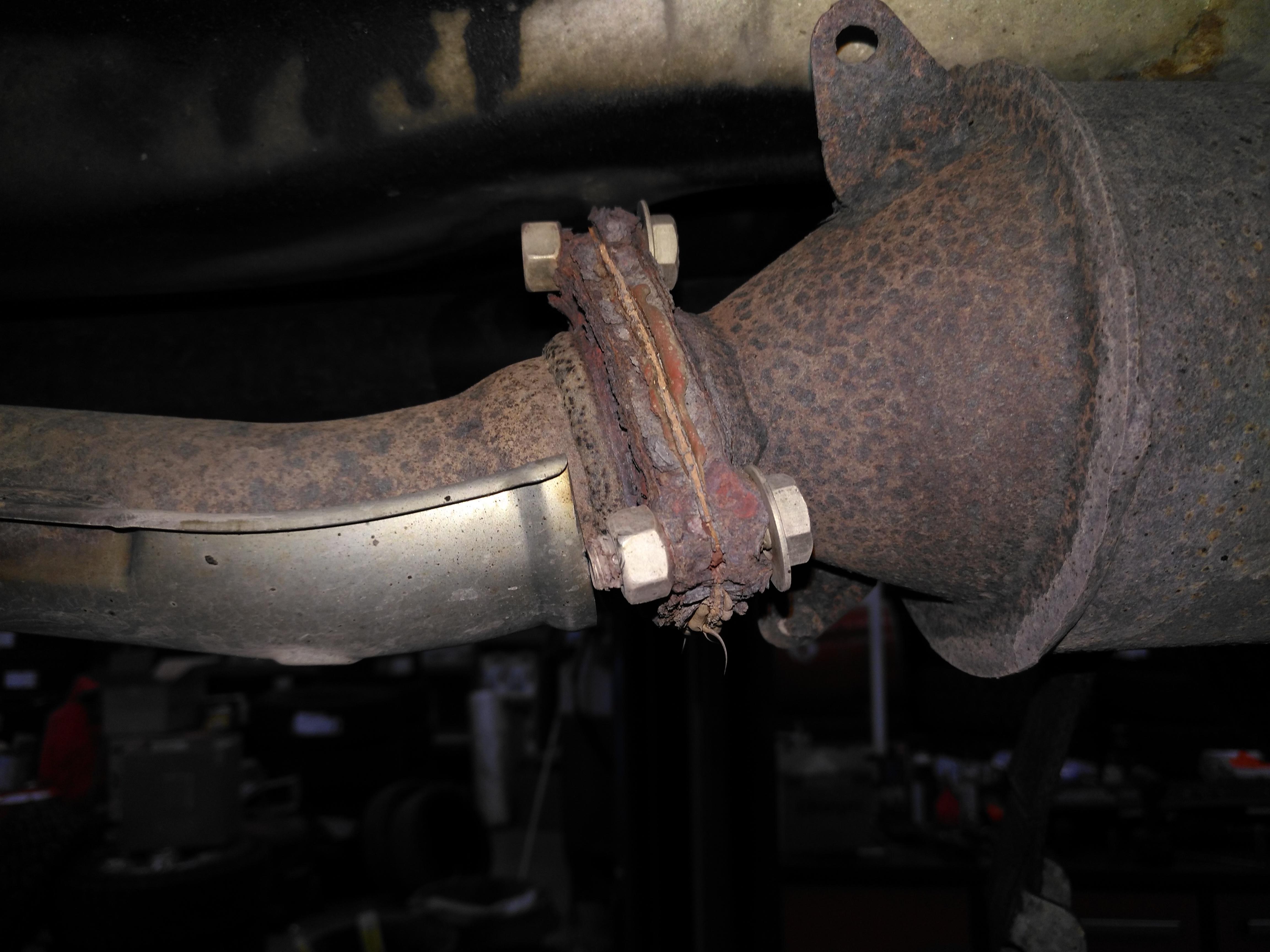 Exhaust joint rusted 2002 crv fix? r/crv