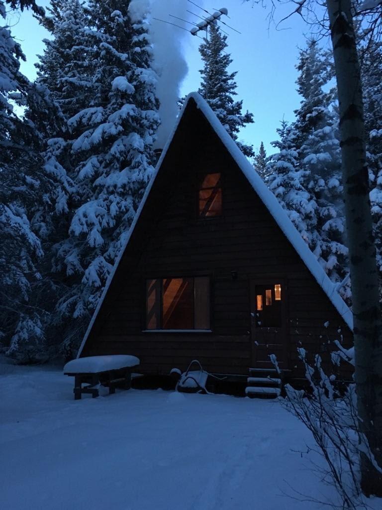 My parents’ cabin in Red Deer County, AB, Canada r/CabinPorn