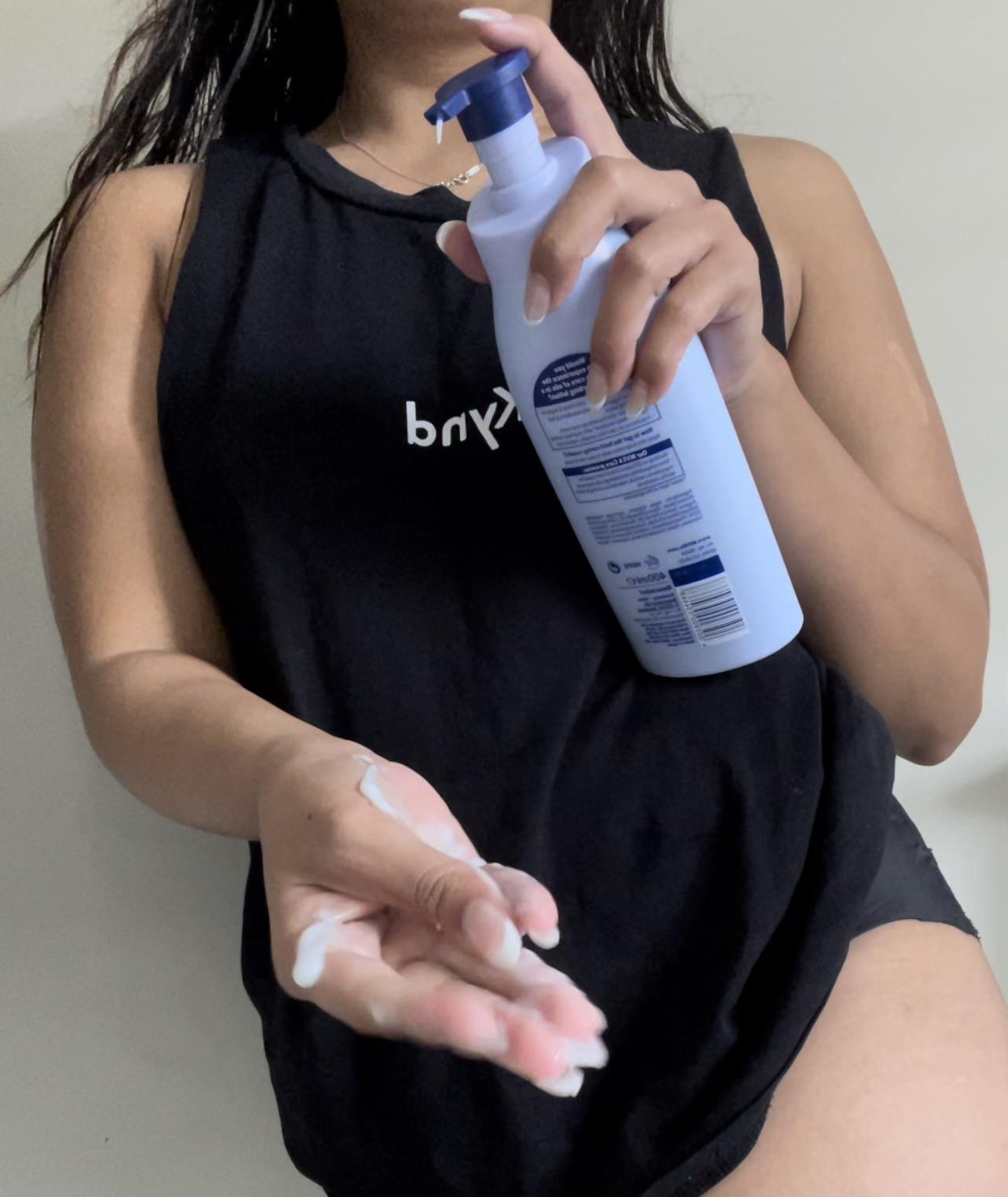 Come play with my pretty little hands 🤭 : handjobs