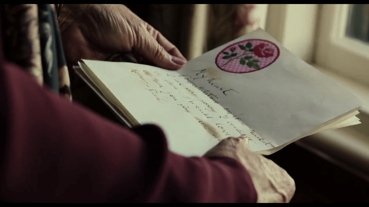 (Spoiler) In Knives Out (2019), while Linda (Jamie Lee Curtis) is